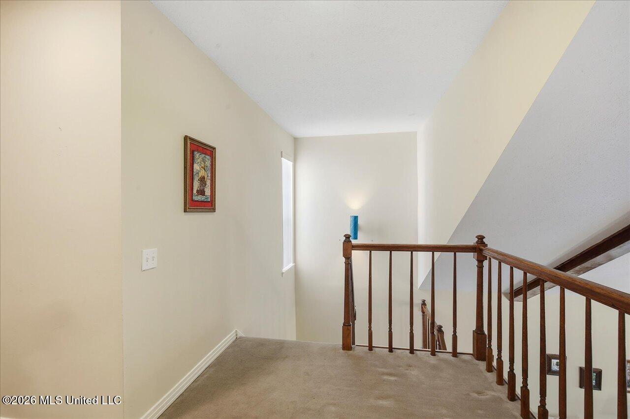 48 Roundtree Circle Property Photo 31