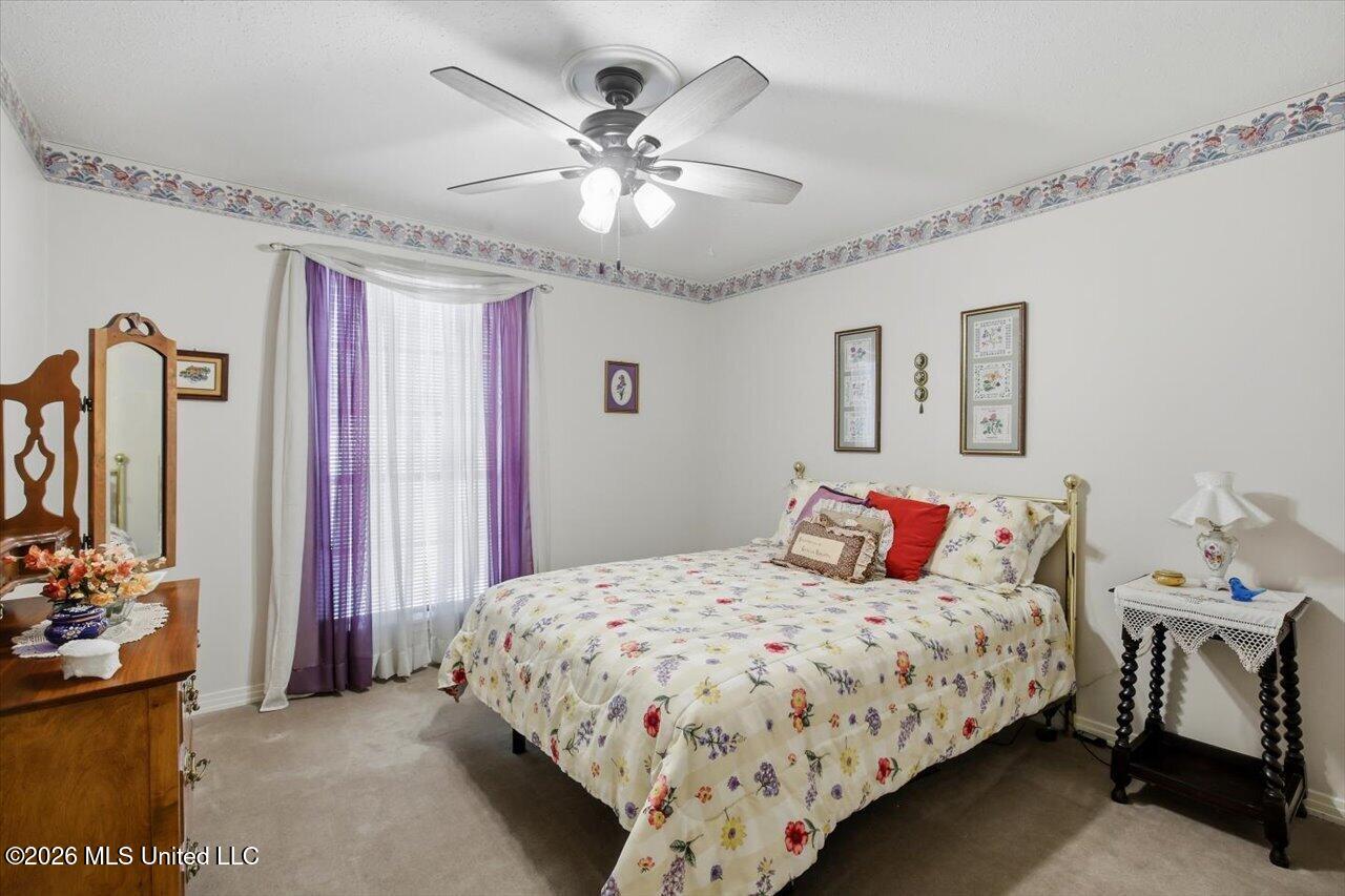 48 Roundtree Circle Property Photo 33