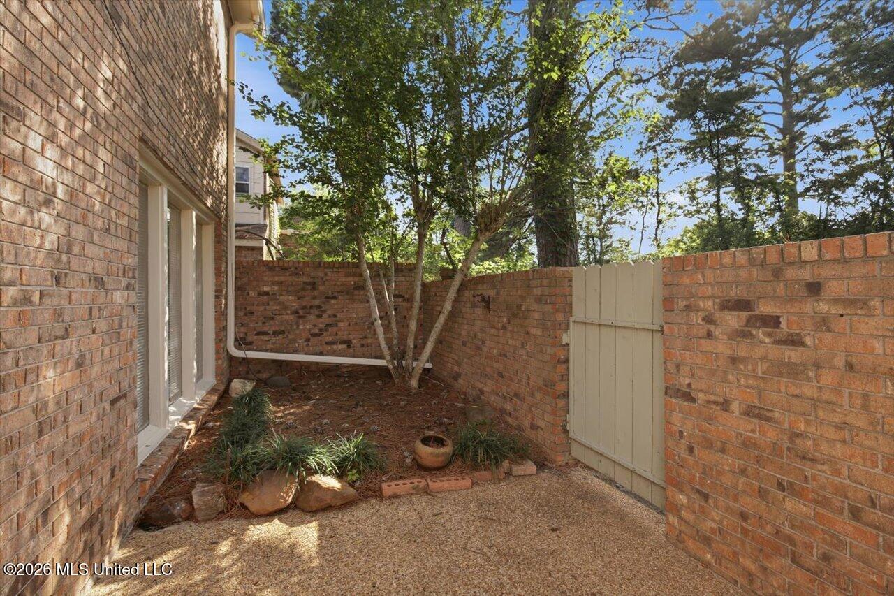 48 Roundtree Circle Property Photo 38