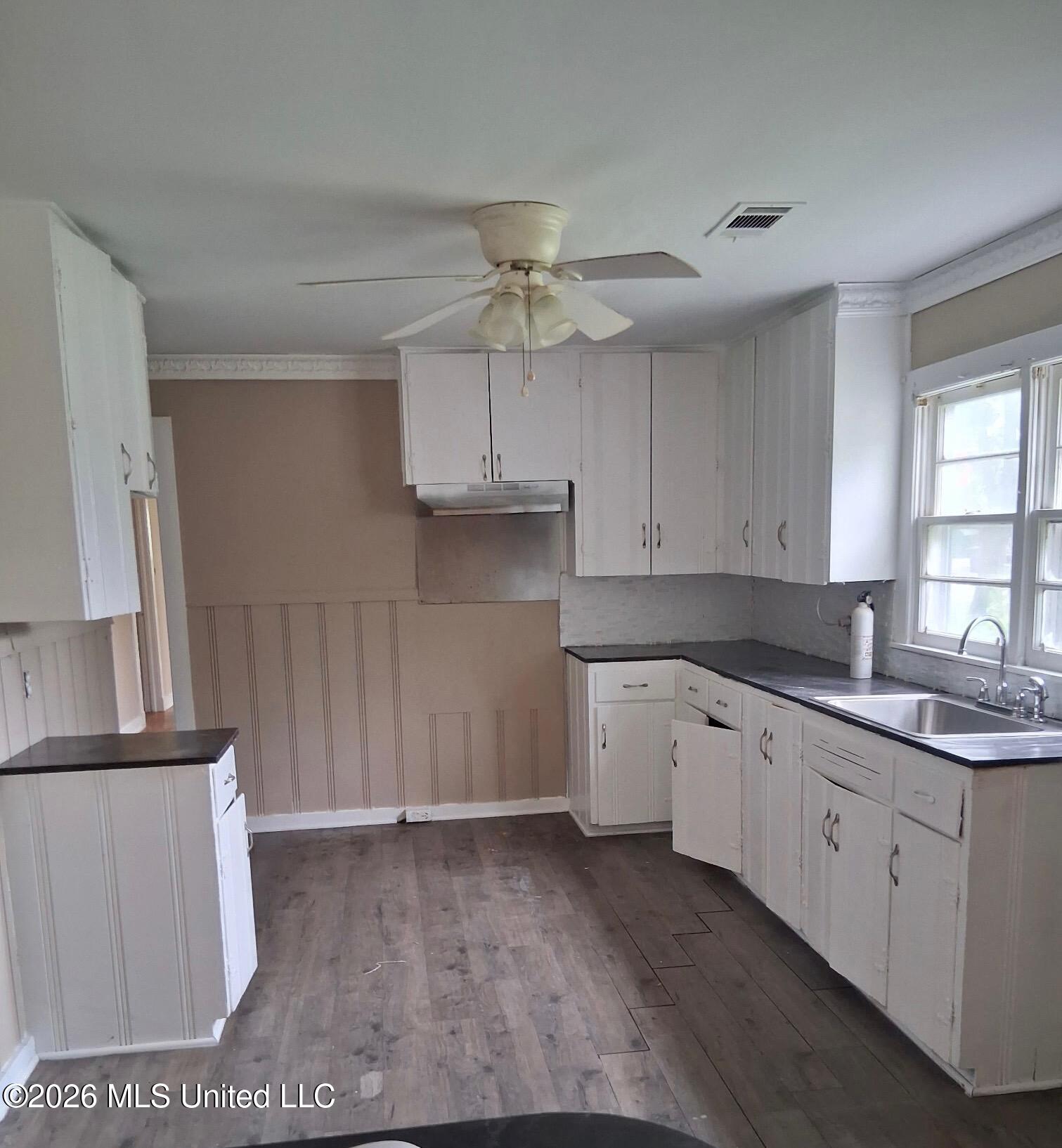 611 W Mccorkle Circle Property Photo 3