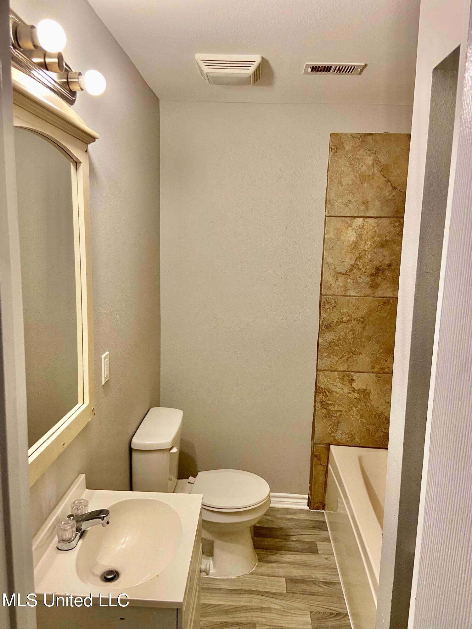 1432 20th Street Property Photo 4