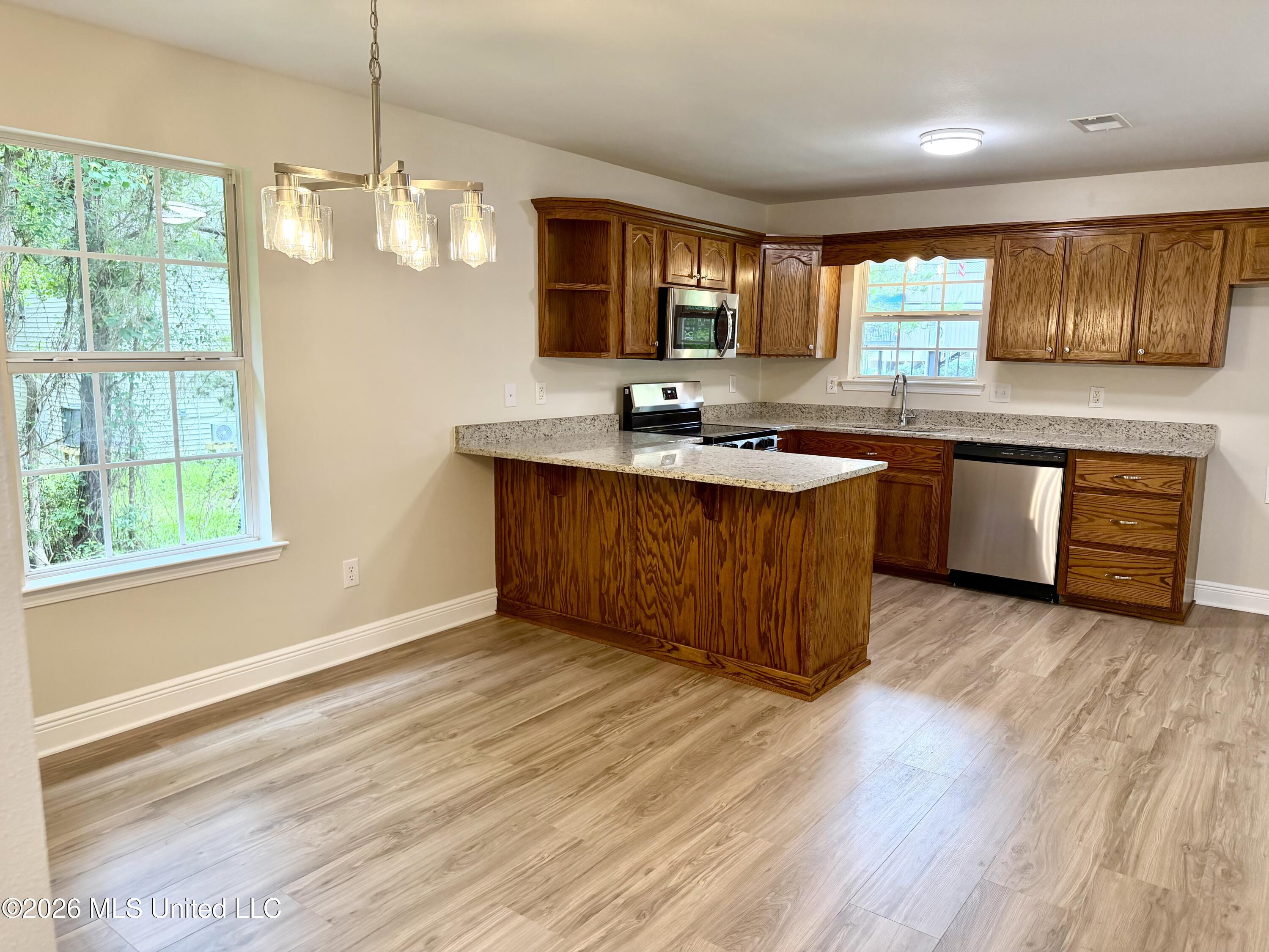 2516 S Beachview Drive Property Photo 5