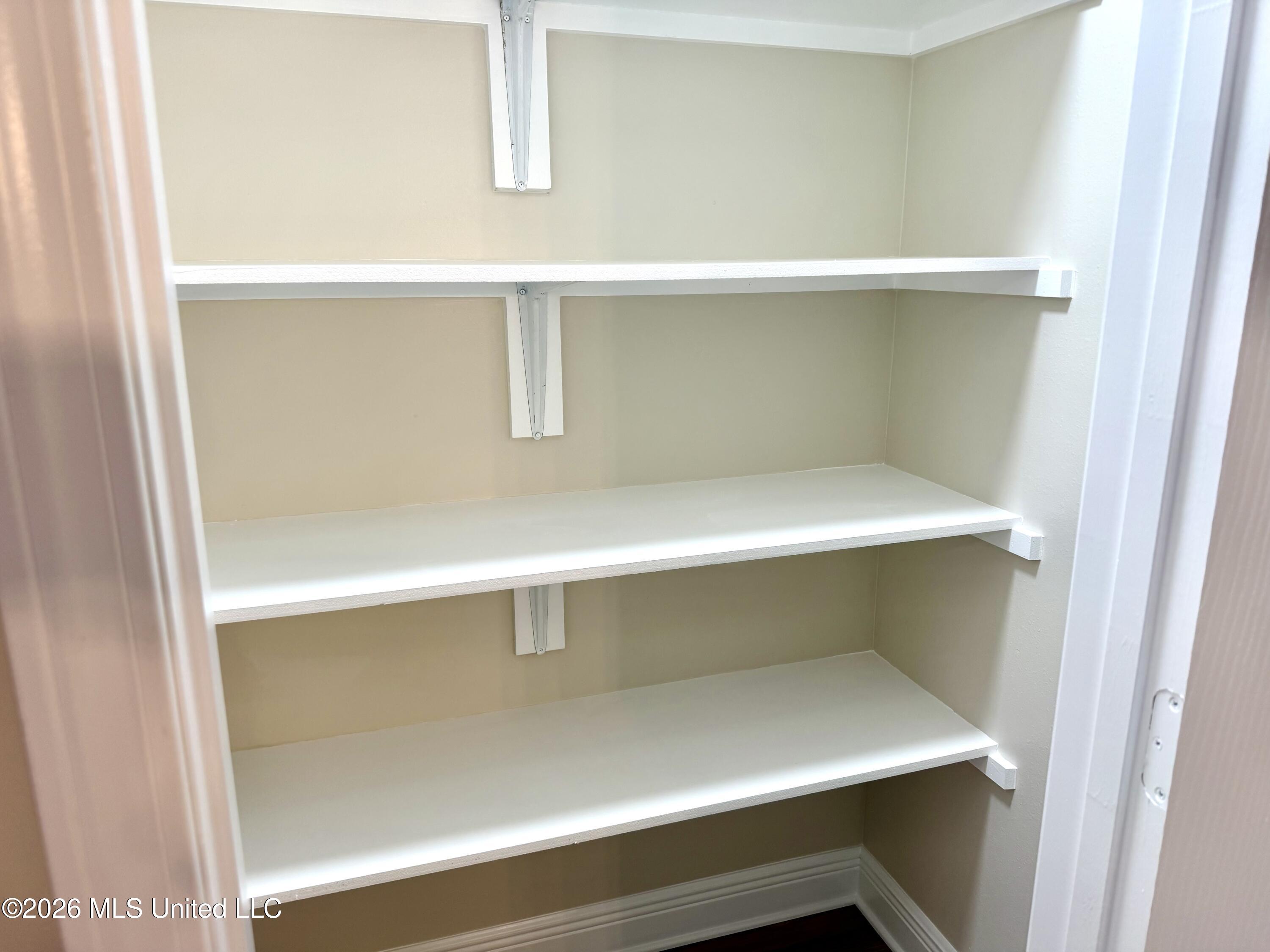 2516 S Beachview Drive Property Photo 6