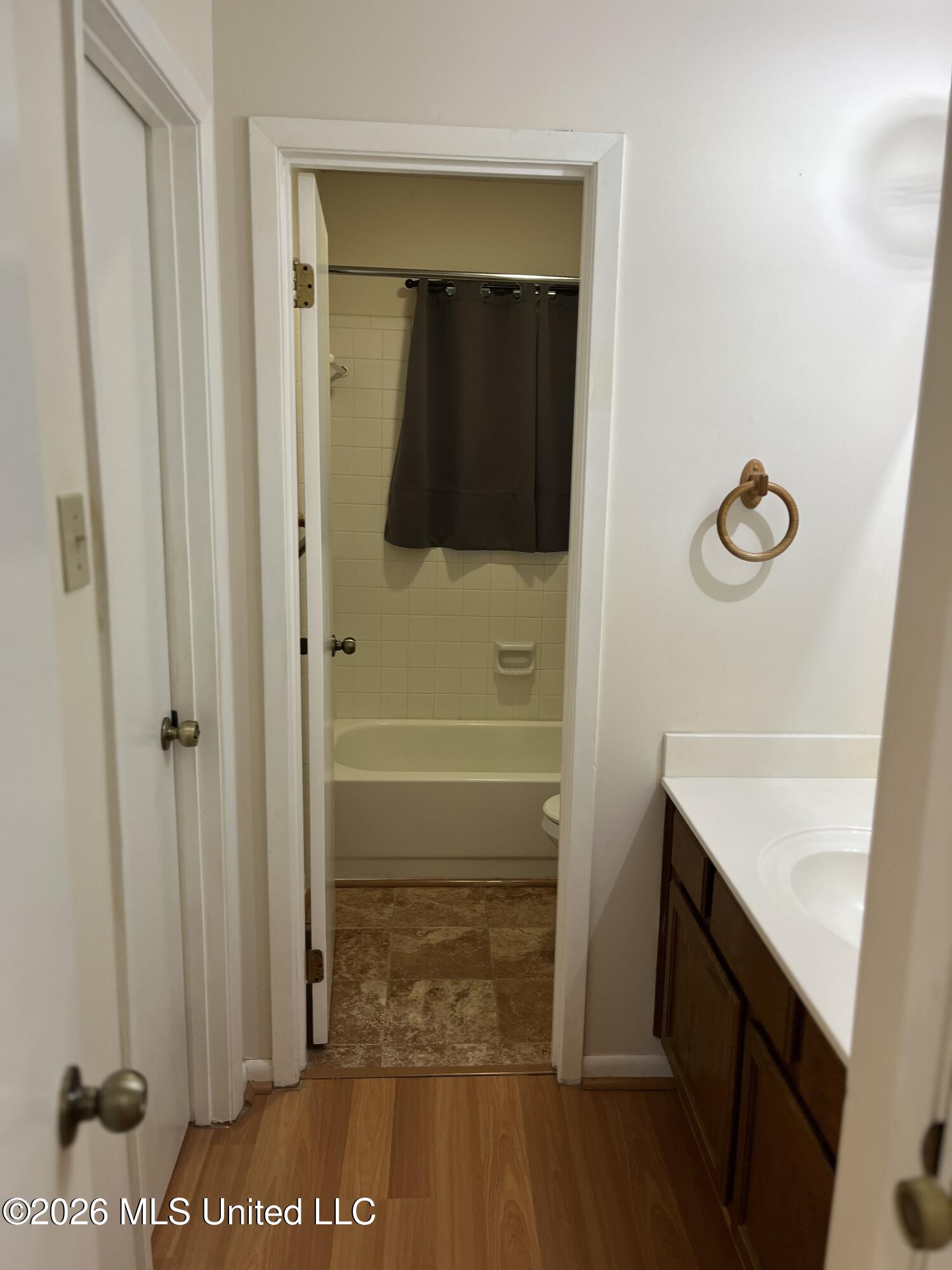202 Mary Drive Property Photo 8