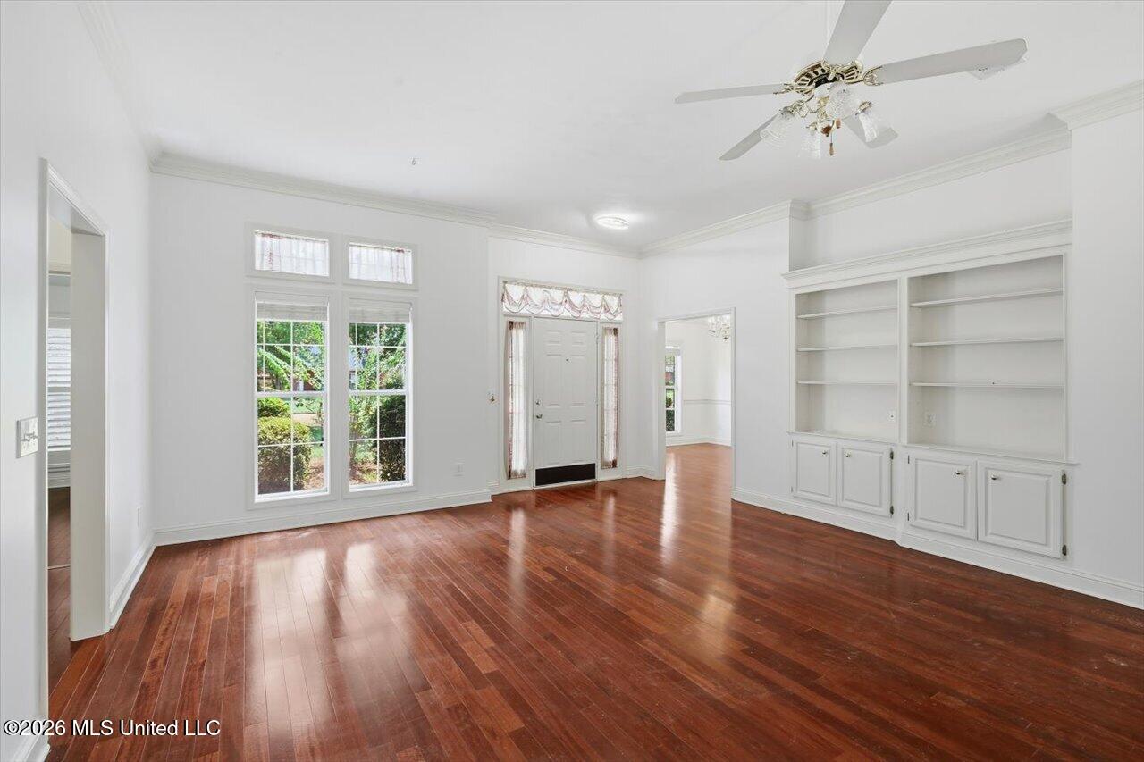 212 Cambridge Drive Property Photo 5