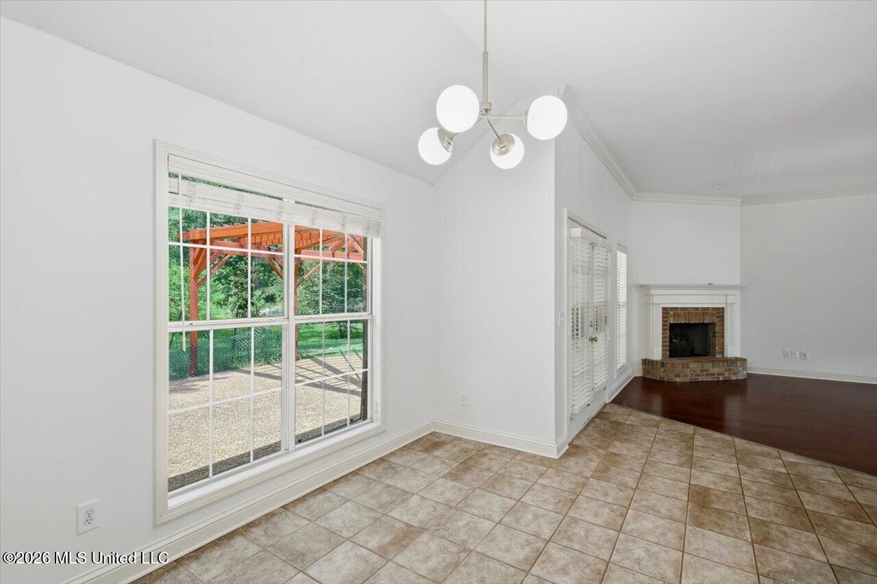 212 Cambridge Drive Property Photo 7
