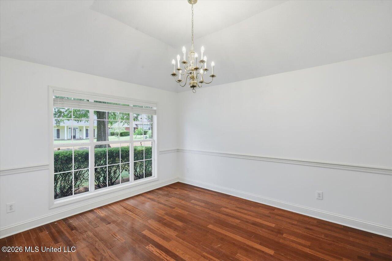 212 Cambridge Drive Property Photo 14