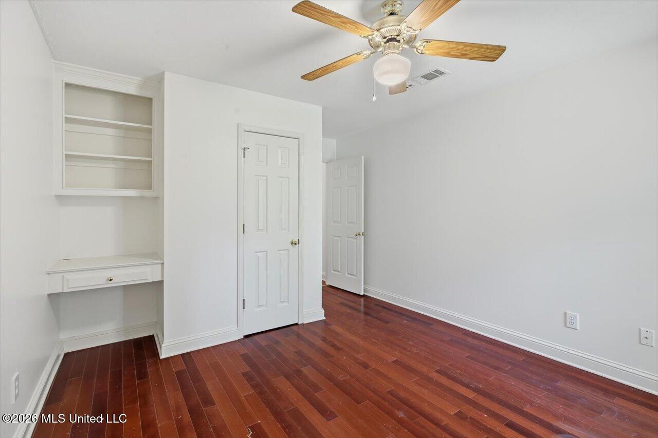 212 Cambridge Drive Property Photo 23