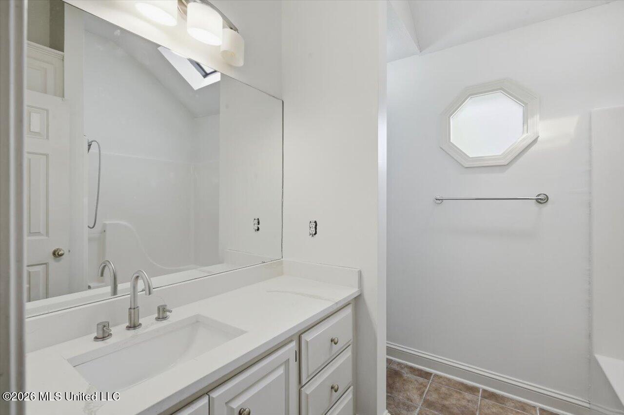 212 Cambridge Drive Property Photo 24