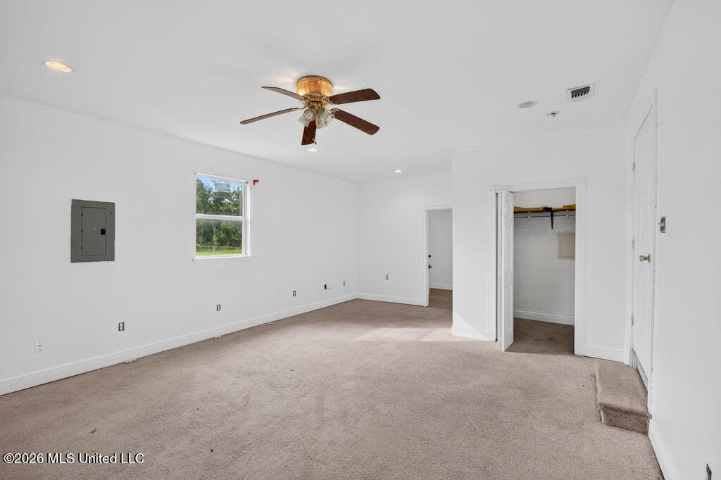 542 Saint John Street Property Photo 6