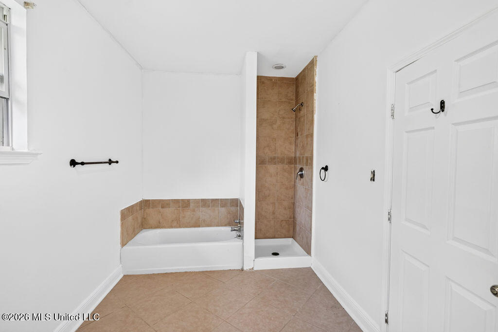 542 Saint John Street Property Photo 10