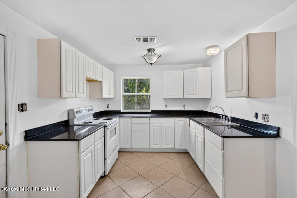 542 Saint John Street Property Photo 13