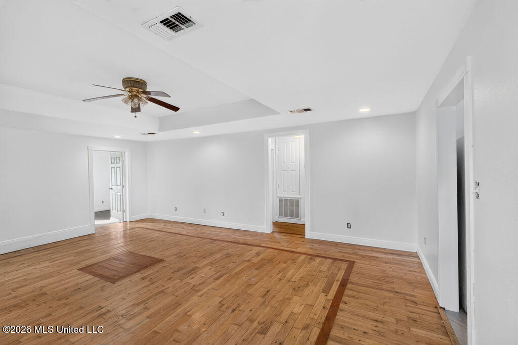 542 Saint John Street Property Photo 18