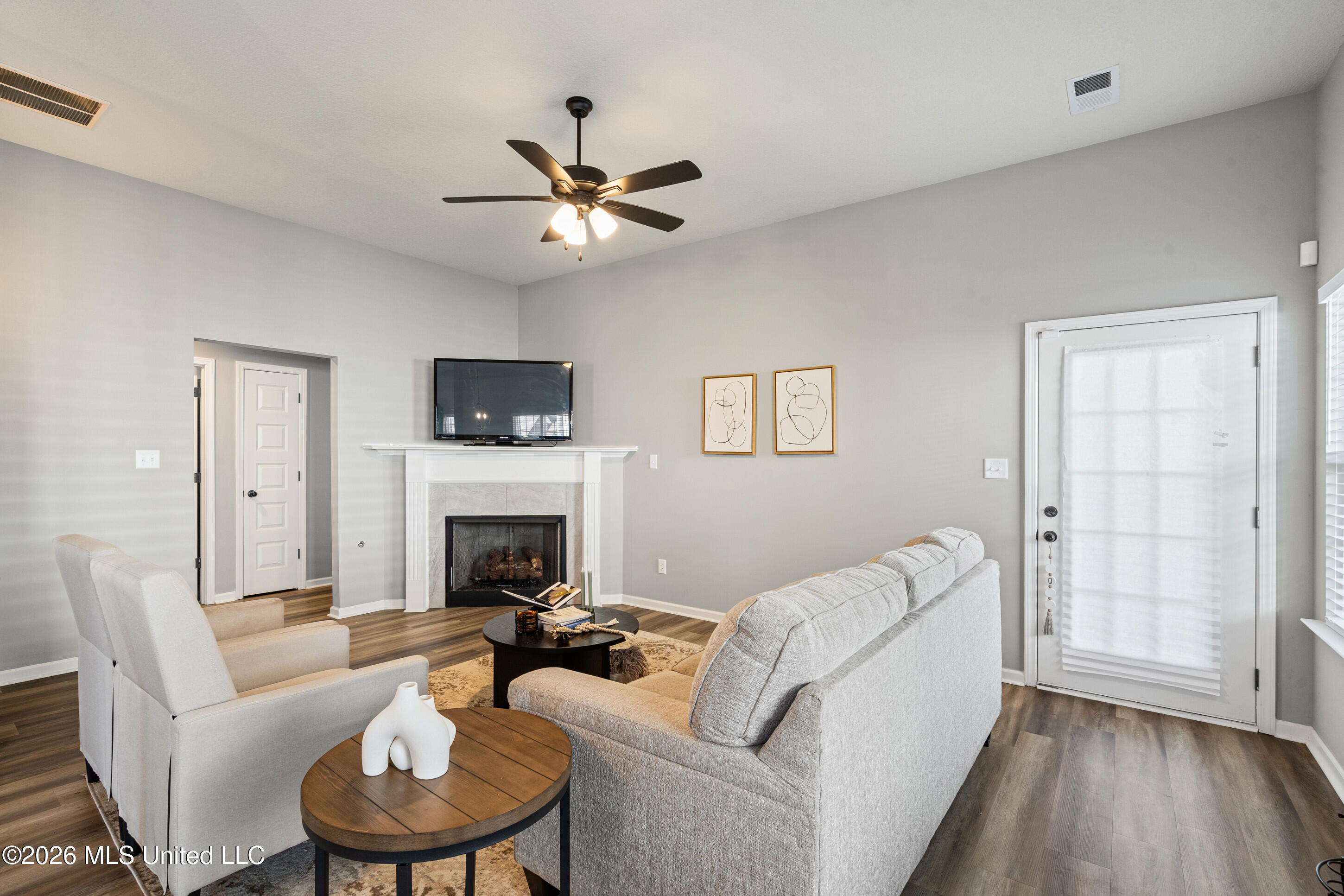 1627 Thomas Street Property Photo 4