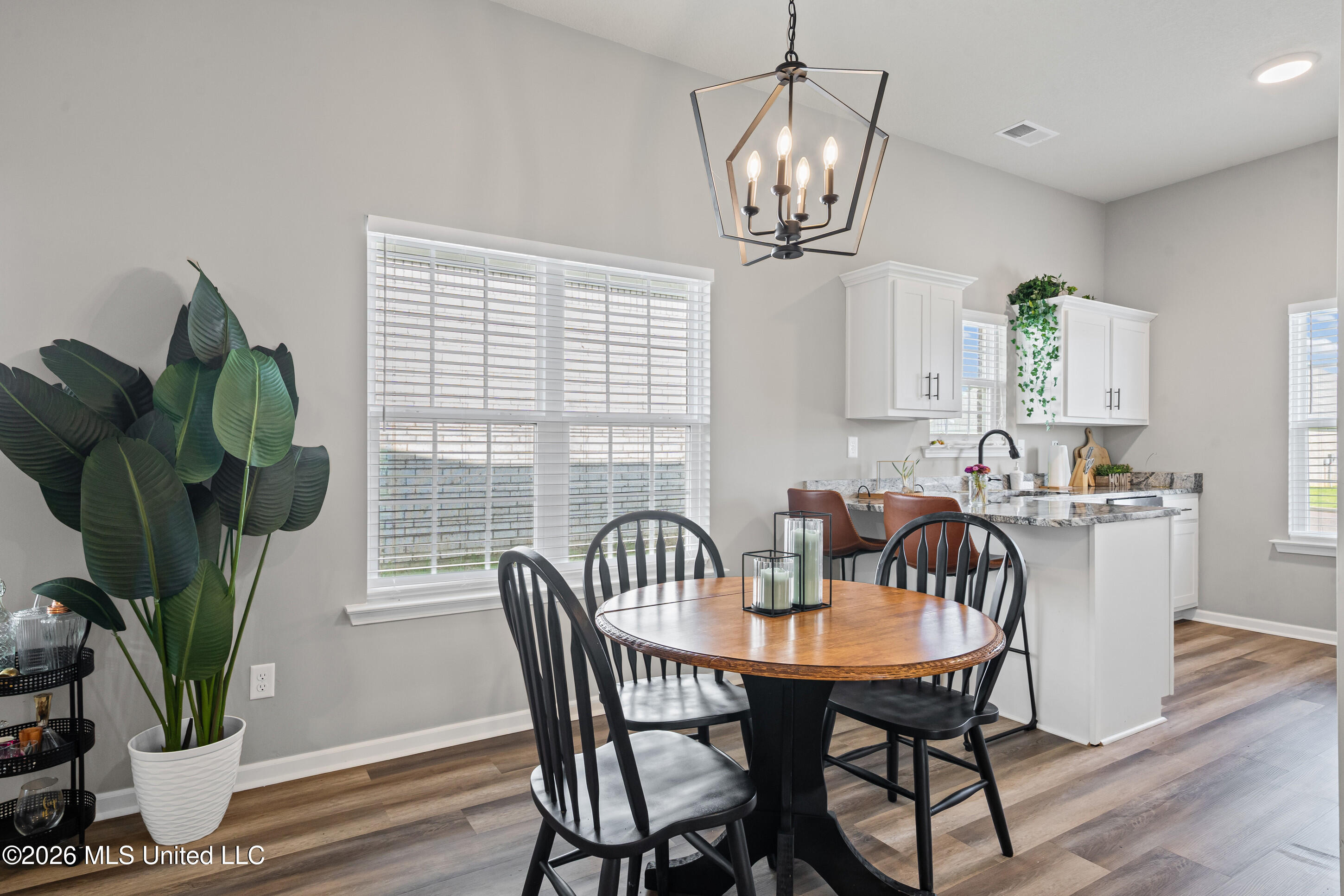 1627 Thomas Street Property Photo 6