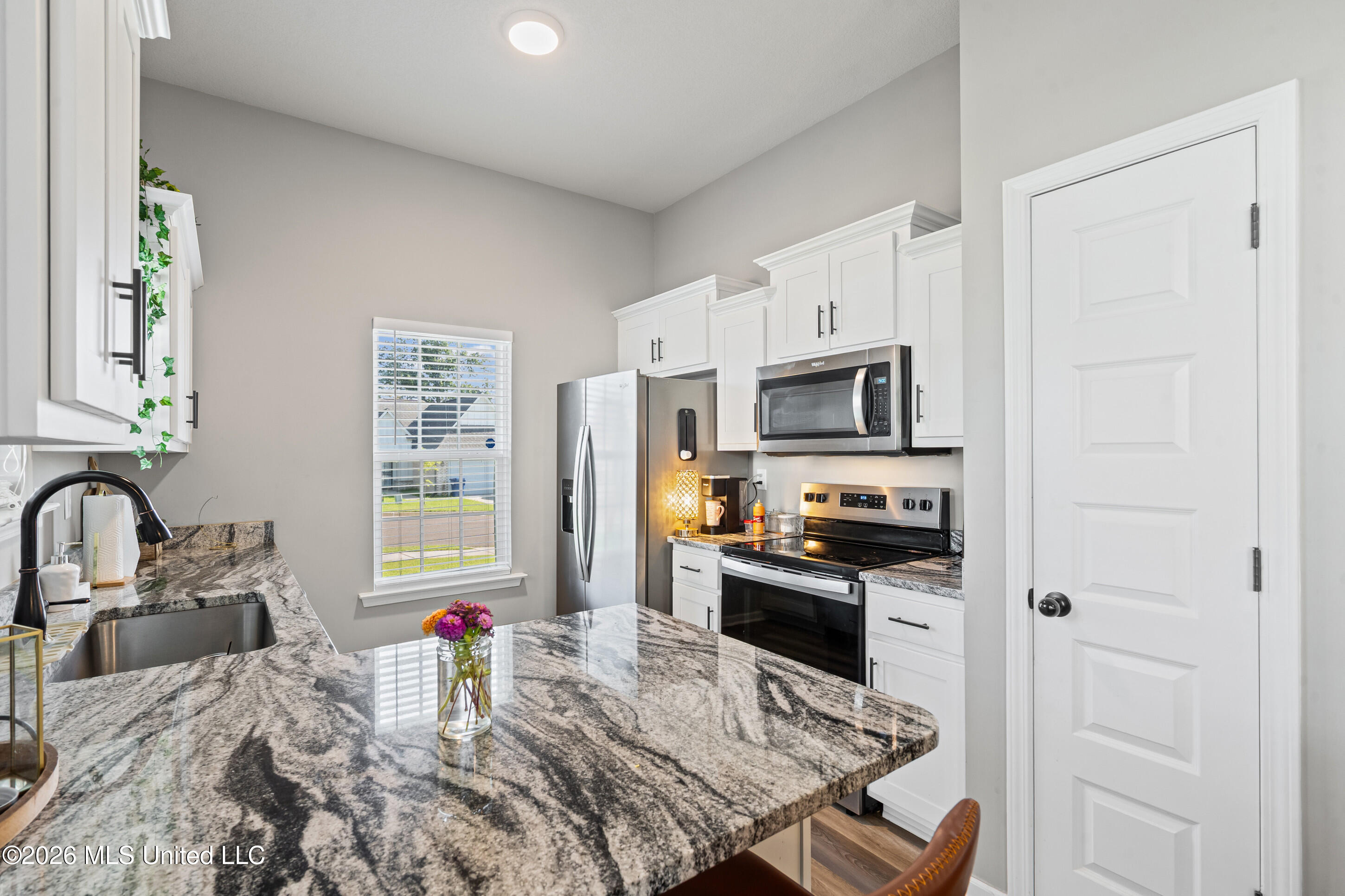 1627 Thomas Street Property Photo 7