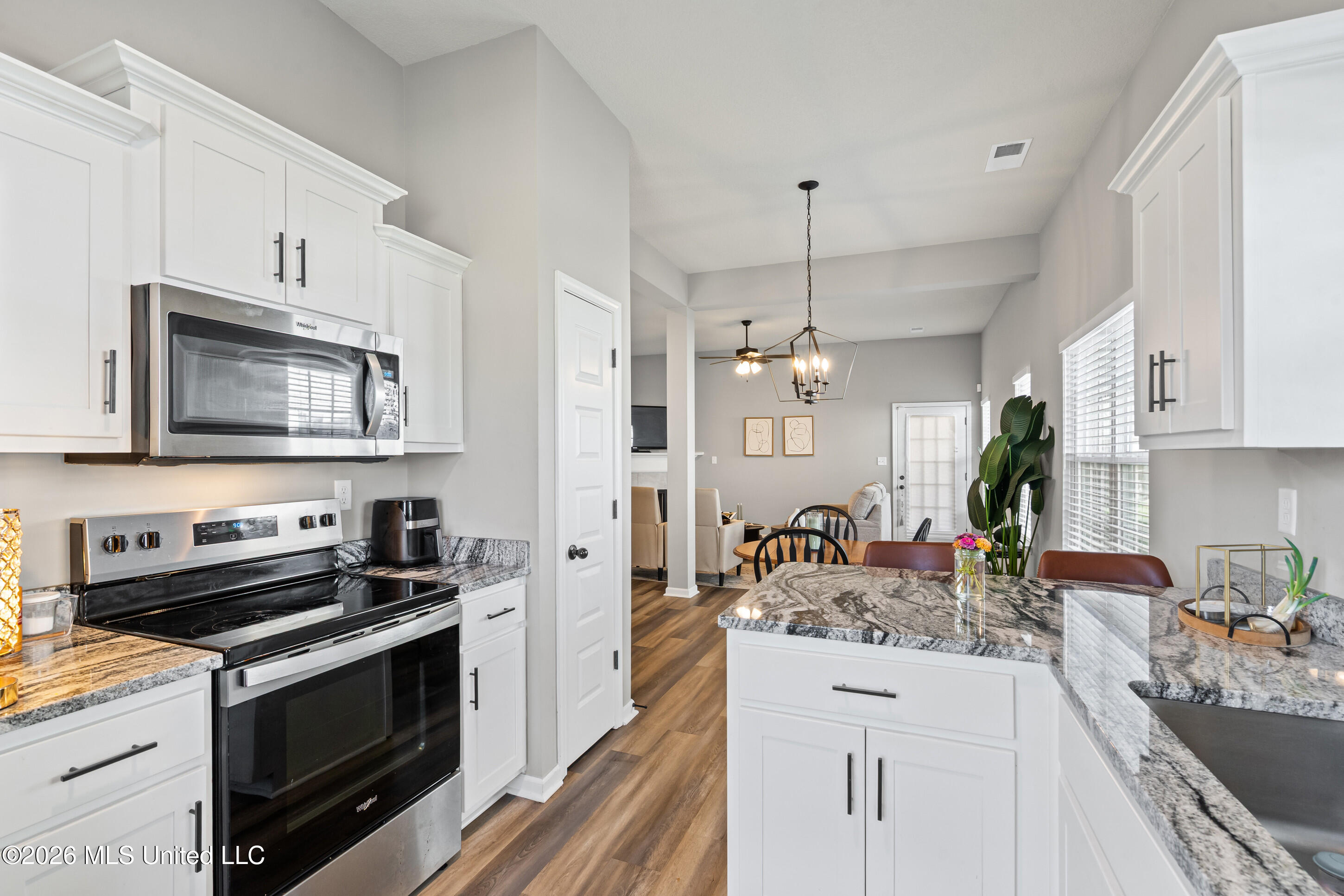 1627 Thomas Street Property Photo 9