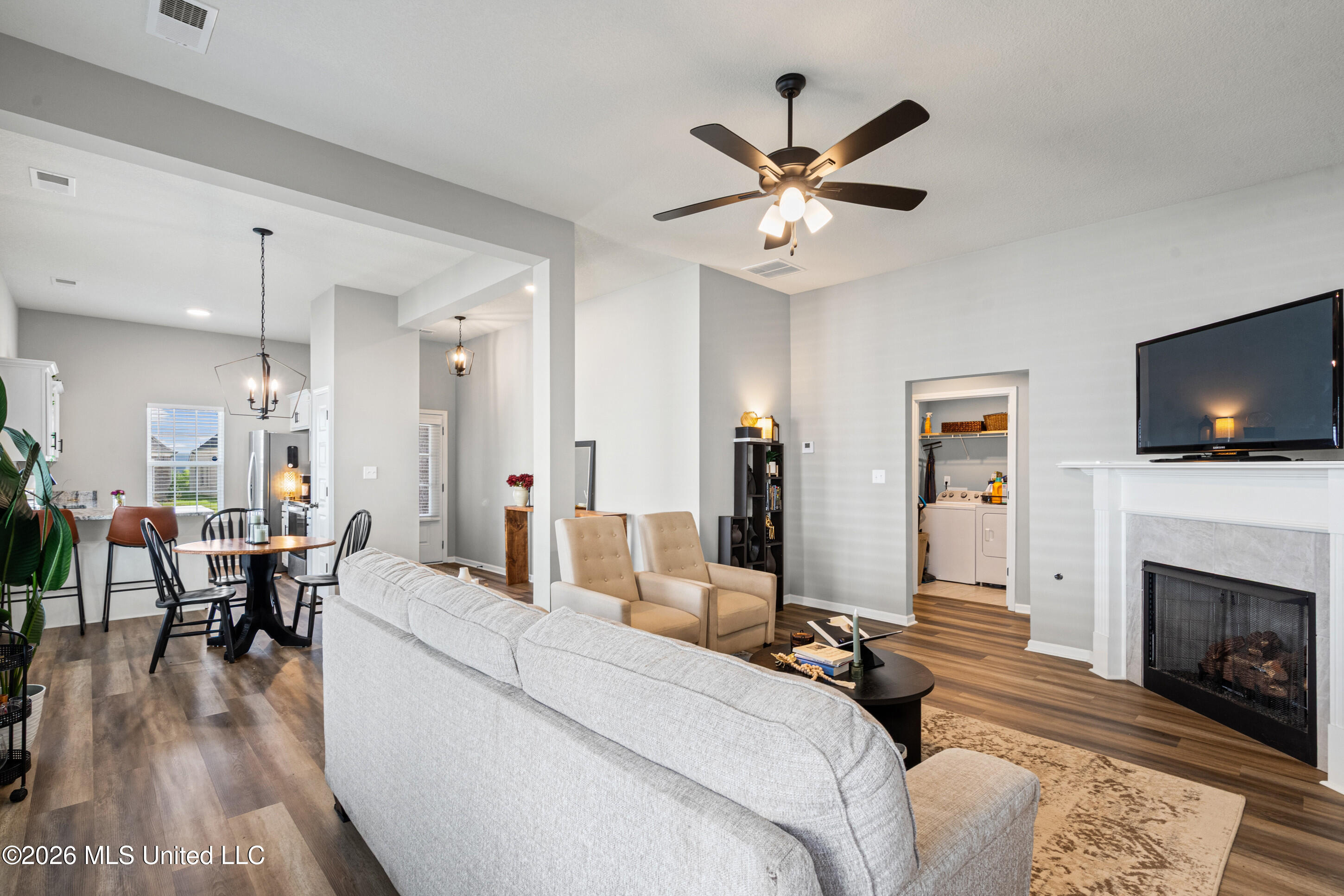 1627 Thomas Street Property Photo 10