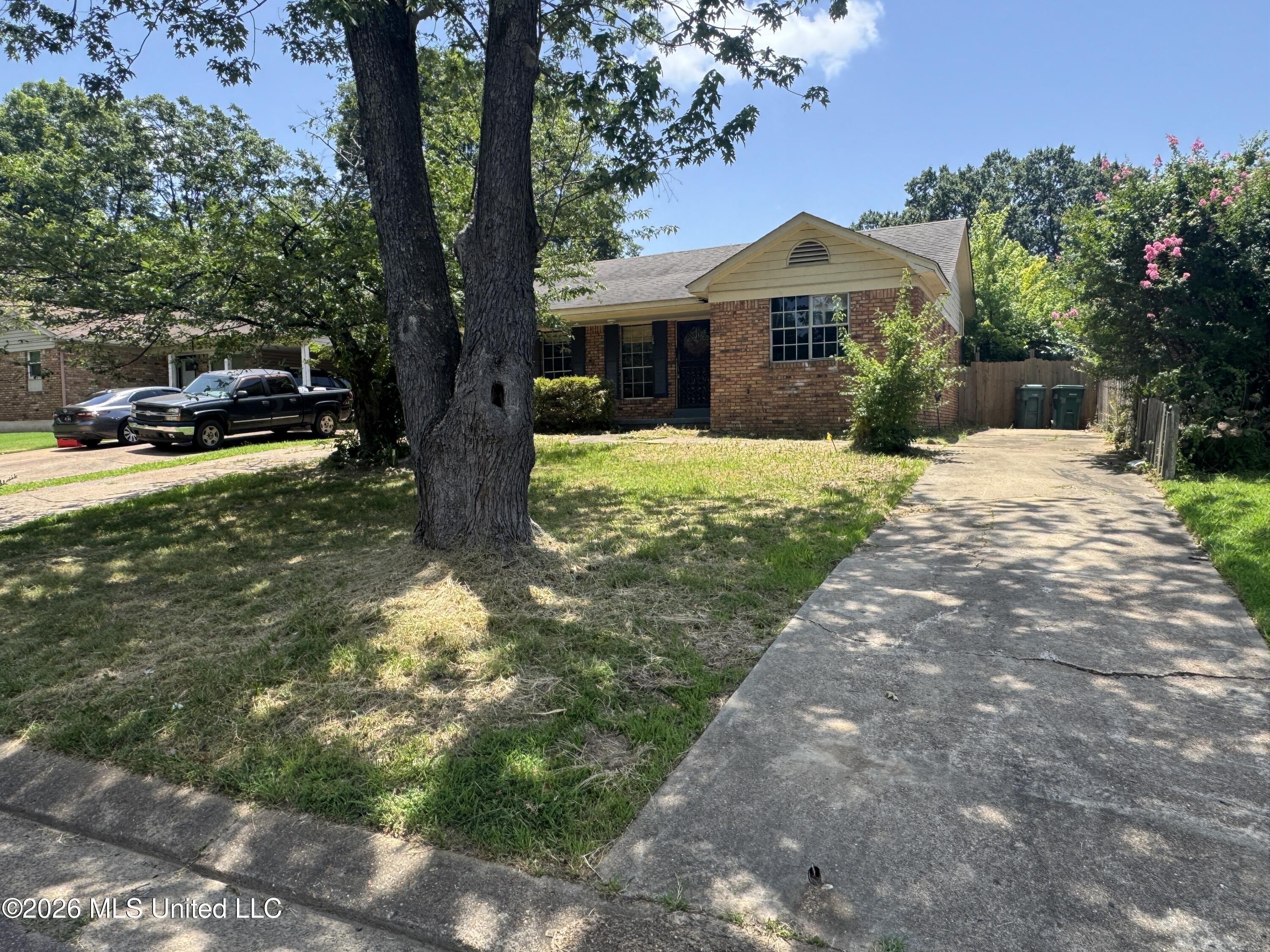1841 Brookhaven Drive Property Photo 4