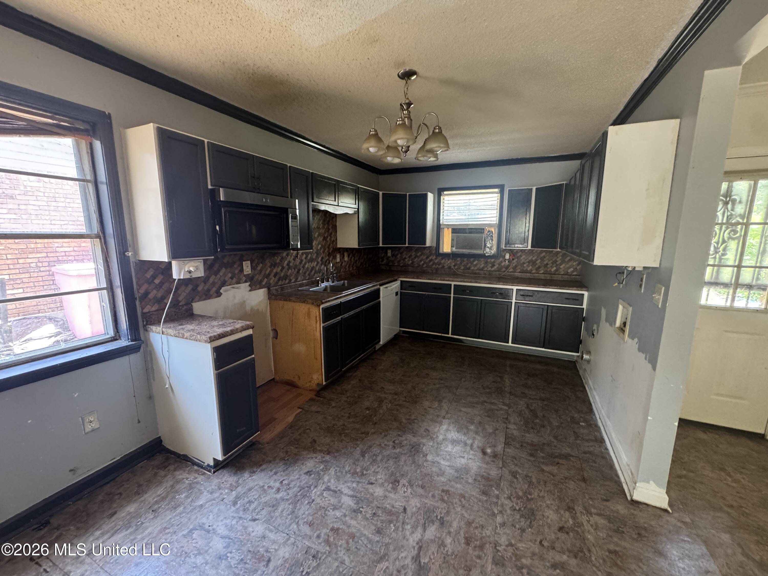 1841 Brookhaven Drive Property Photo 12