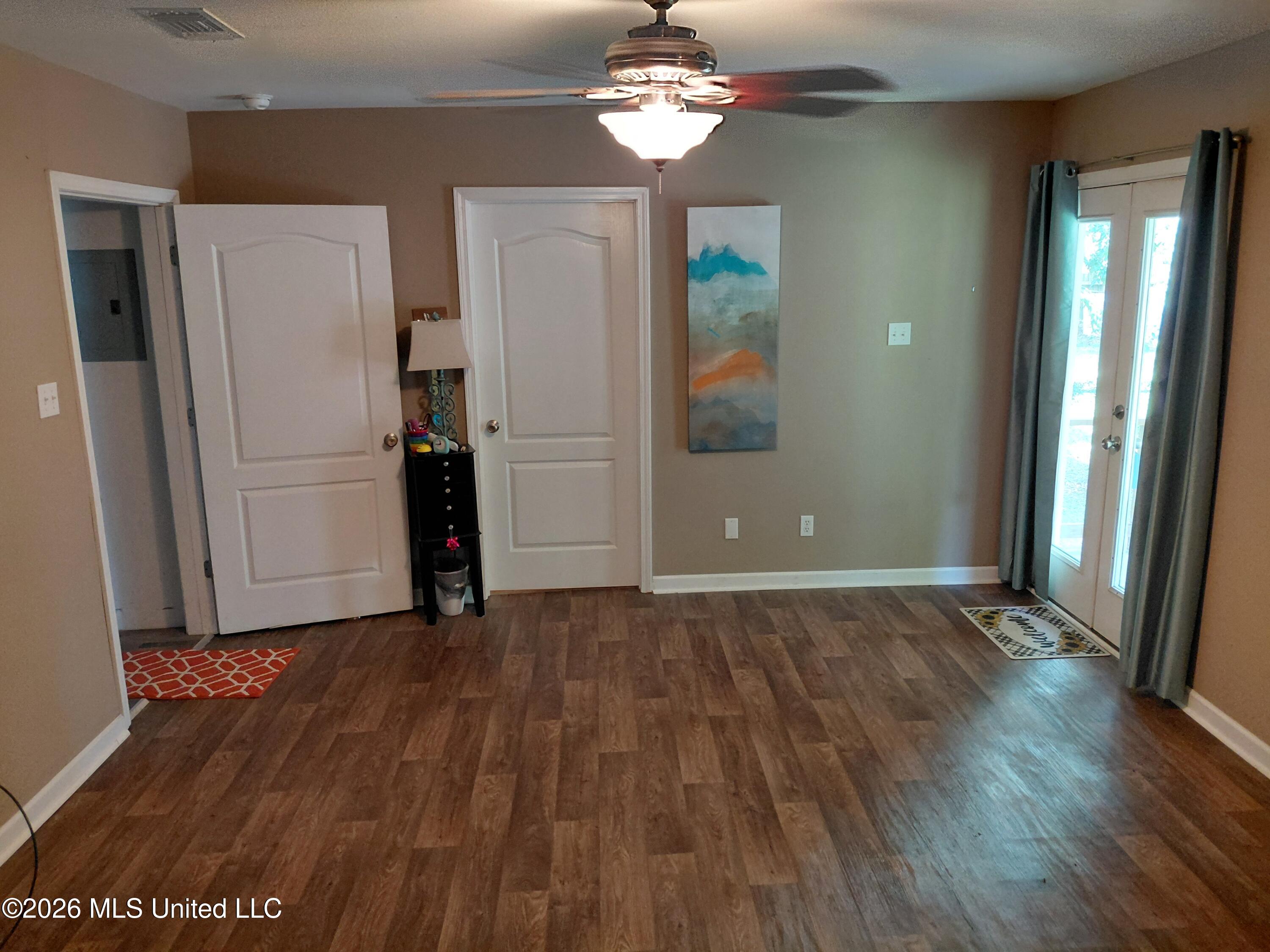 255 Hopkins Boulevard Property Photo 9