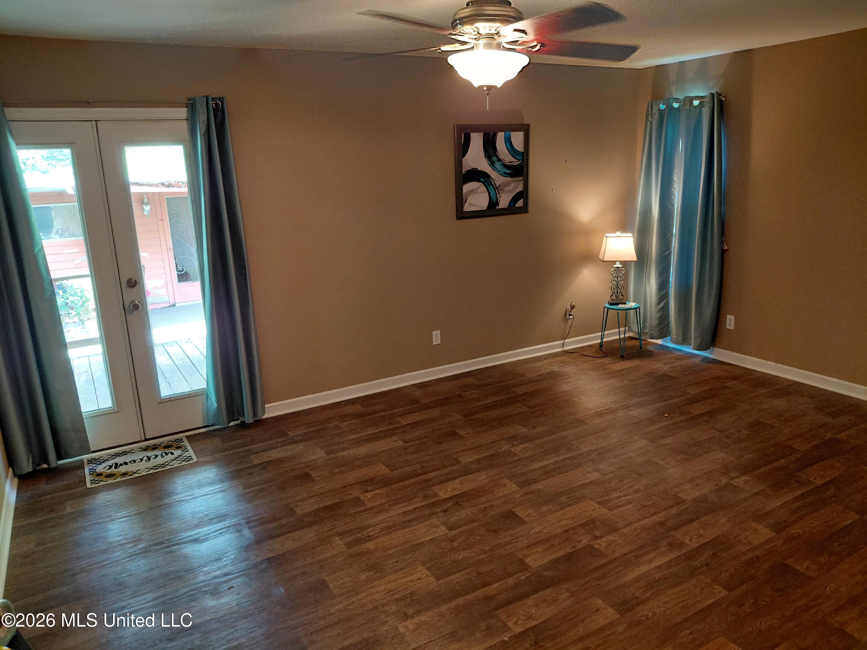 255 Hopkins Boulevard Property Photo 10