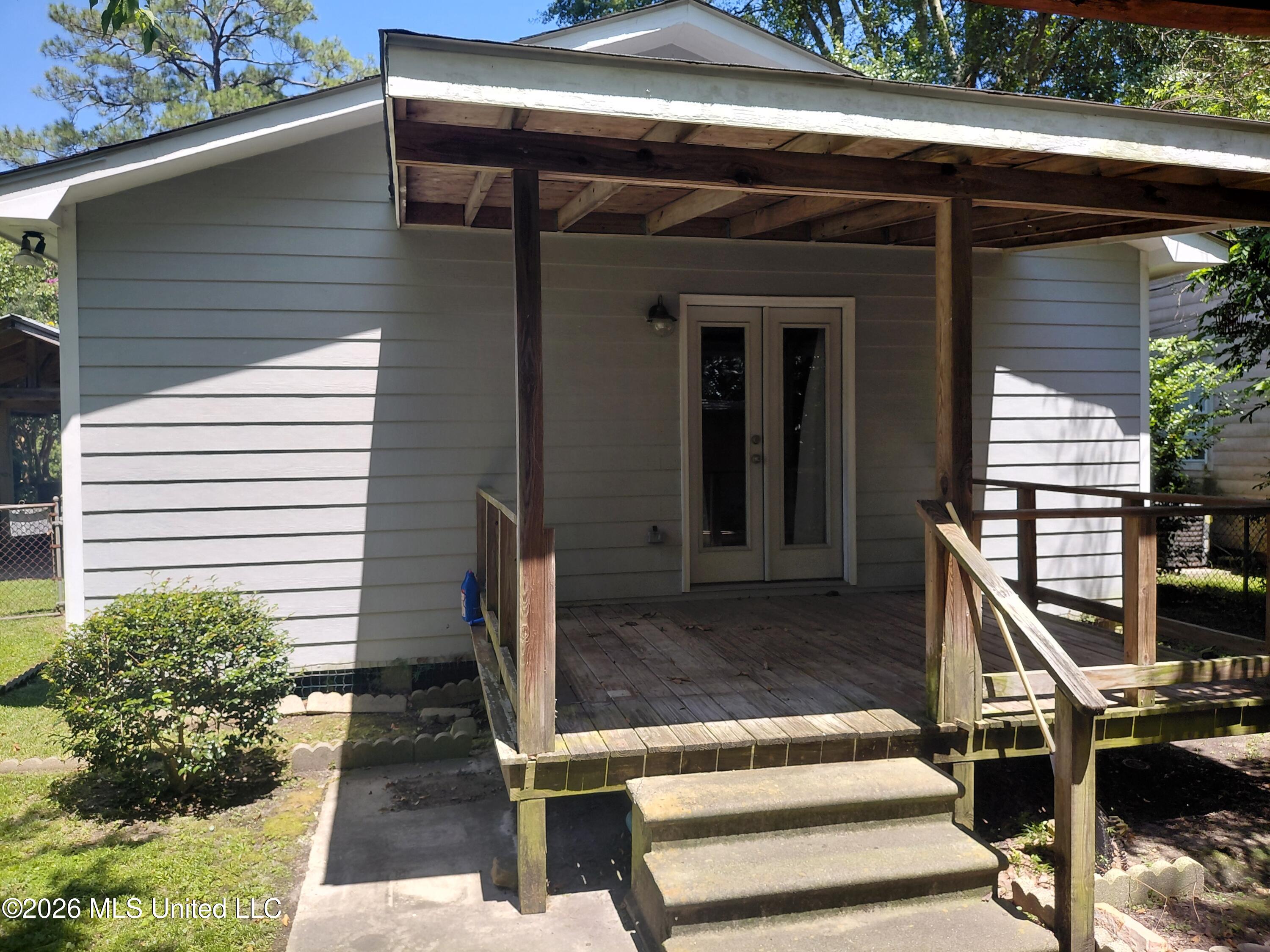 255 Hopkins Boulevard Property Photo 16