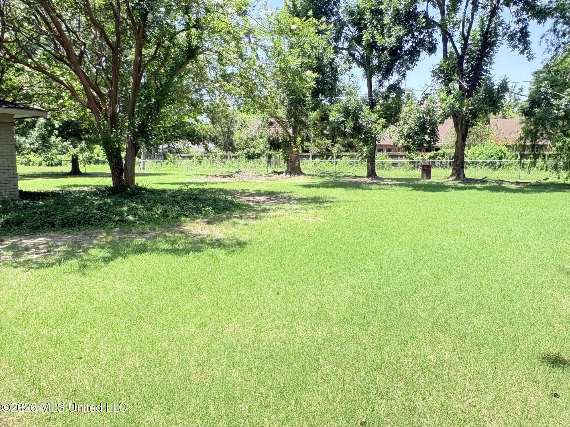 403 Isobel Street Property Photo 7