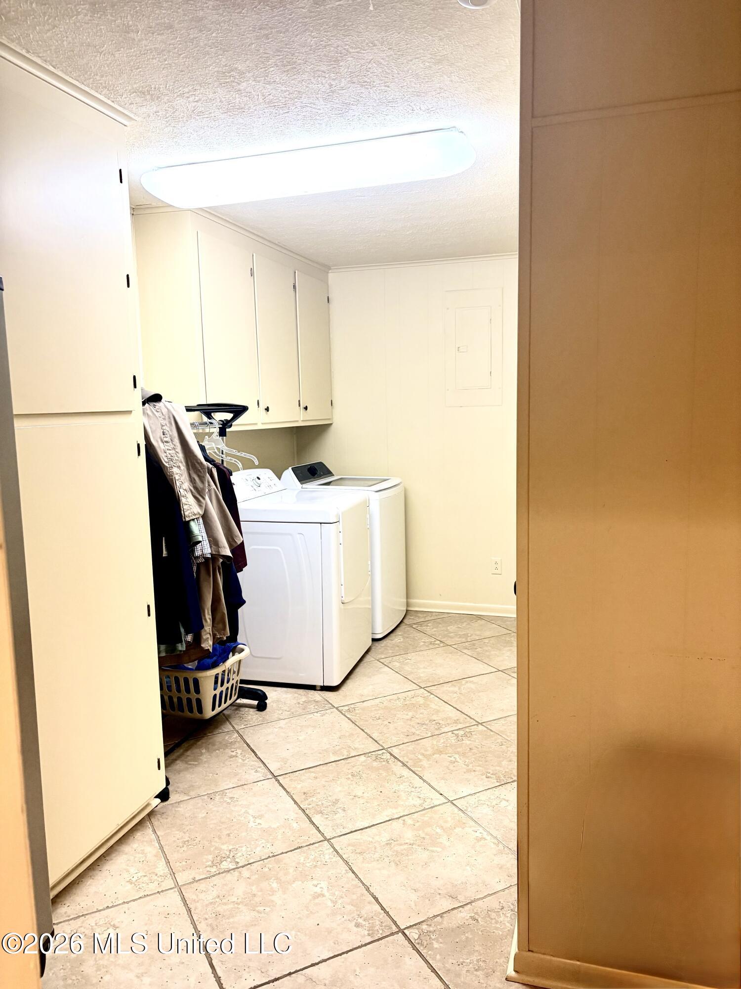 403 Isobel Street Property Photo 14