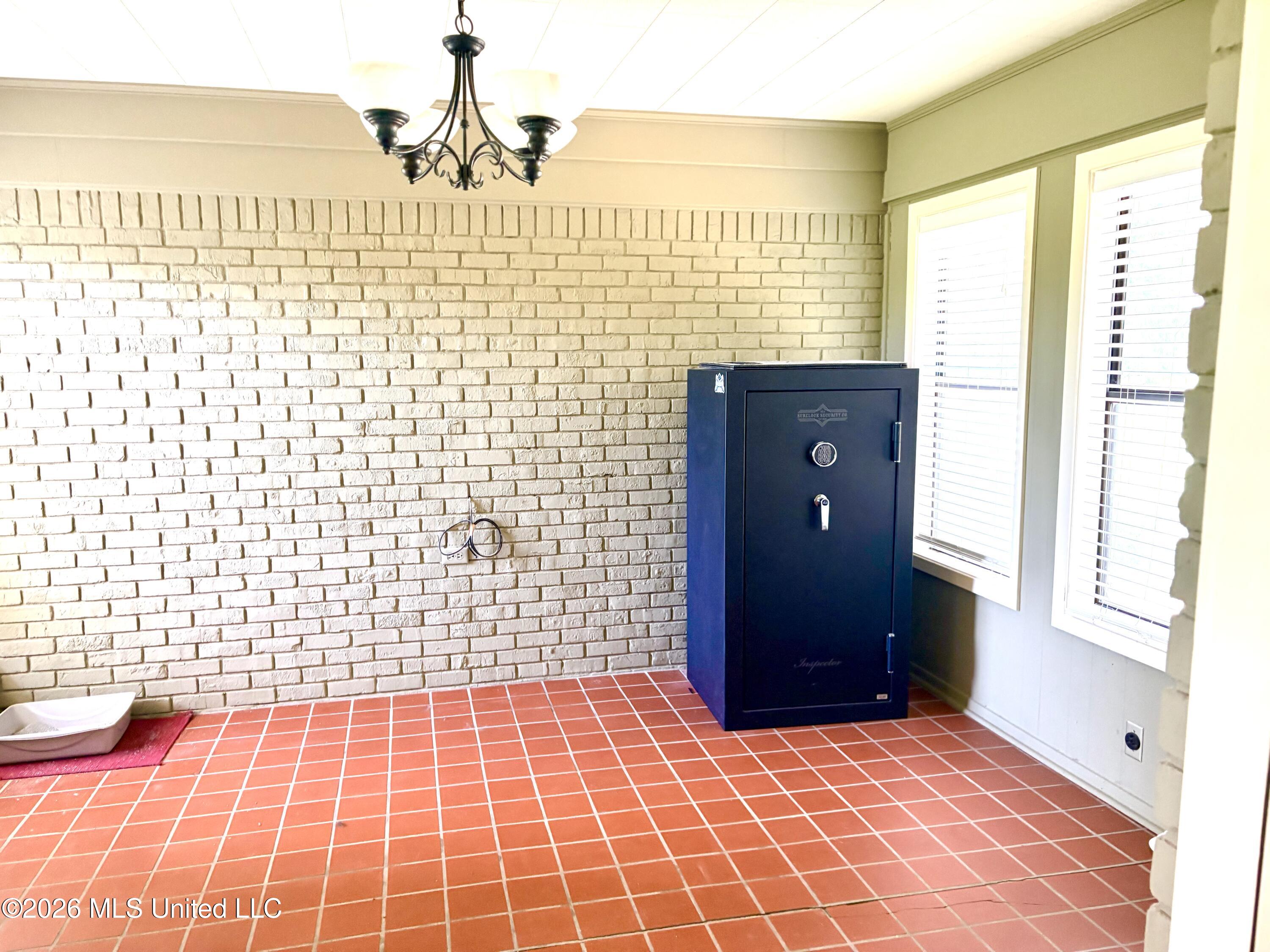 403 Isobel Street Property Photo 25