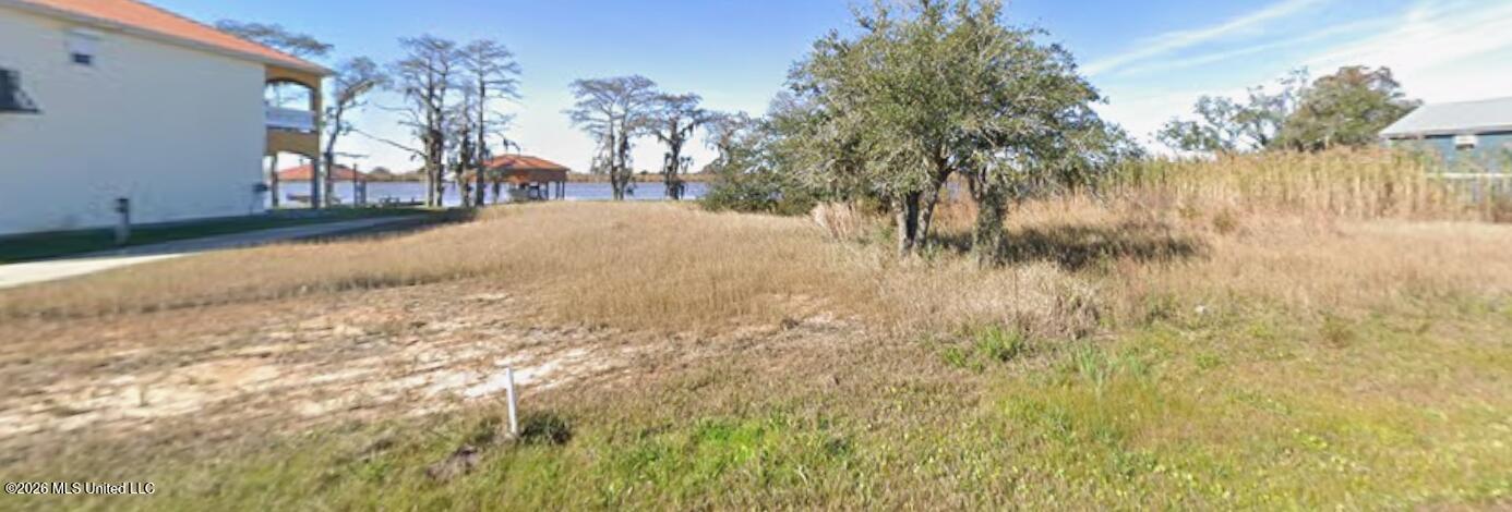 4121 Riverside Drive Property Photo 2