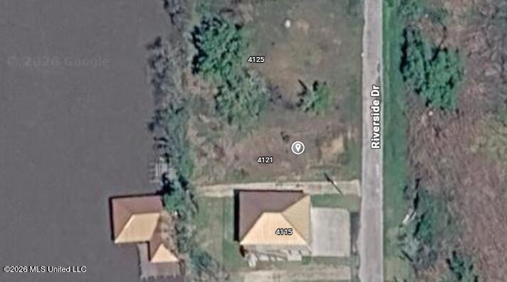 4121 Riverside Drive Property Photo 3