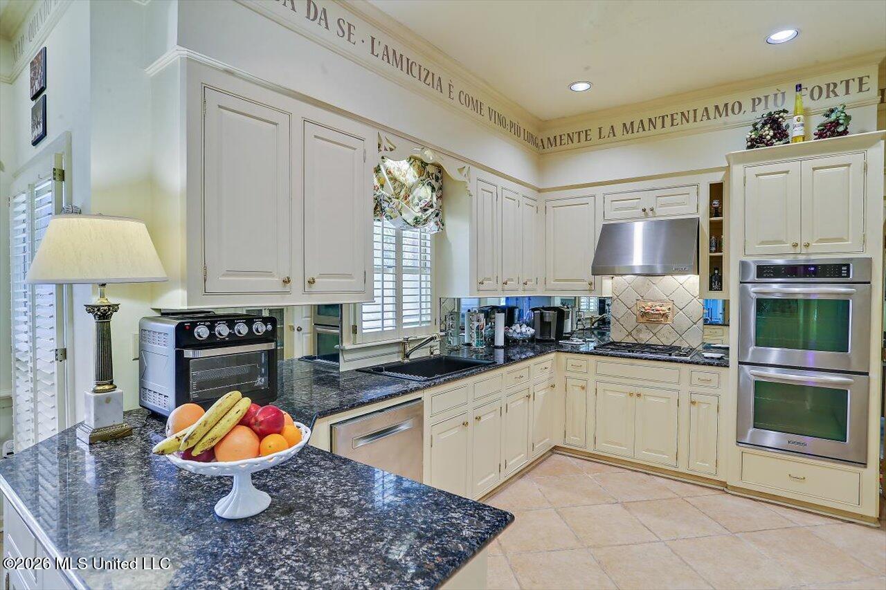 47 Avery Circle Property Photo 17