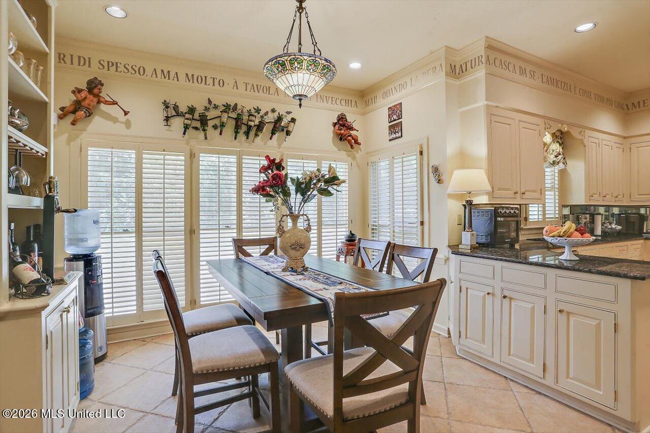 47 Avery Circle Property Photo 24