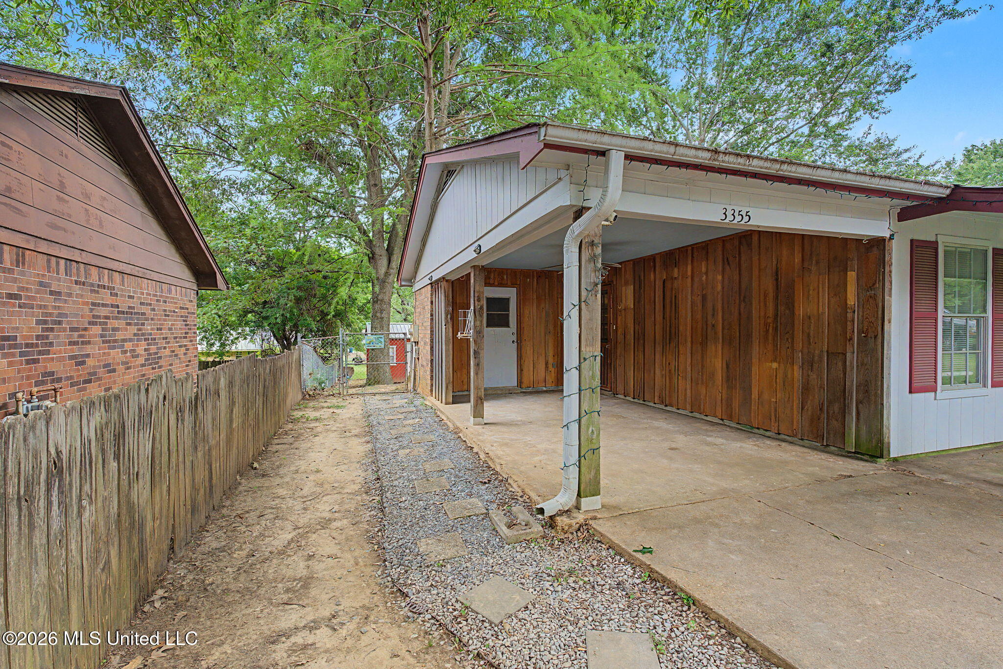 3355 Greenway Drive Property Photo 5