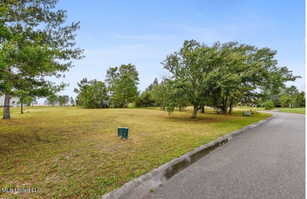 108 Sea Oaks Boulevard Property Photo 3