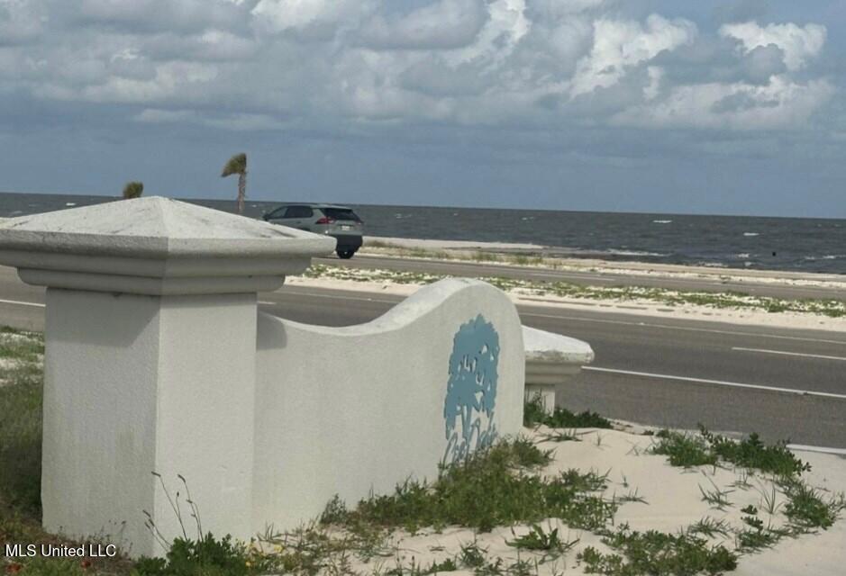 108 Sea Oaks Boulevard Property Photo 6