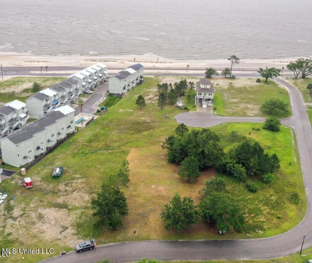 108 Sea Oaks Boulevard Property Photo 8