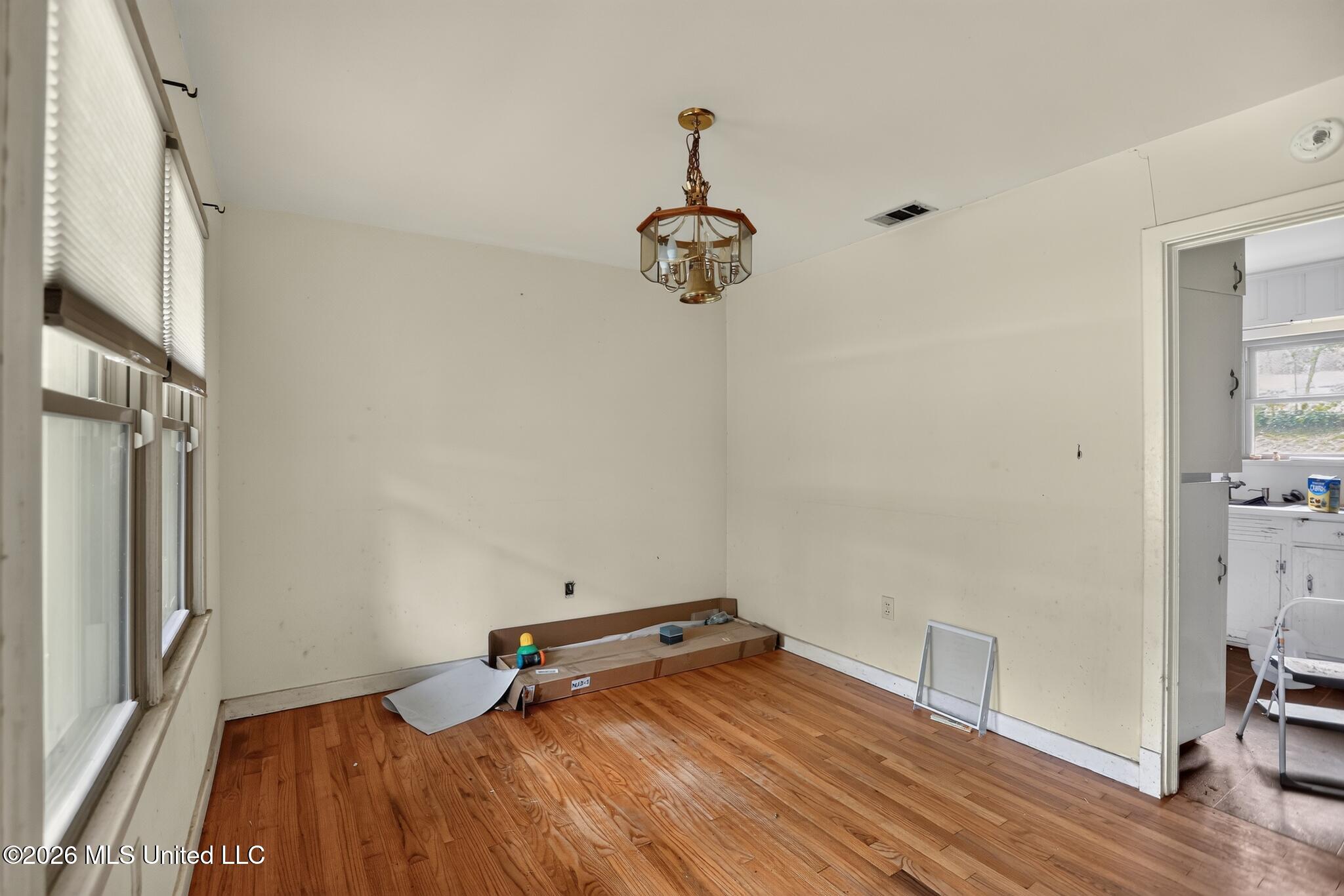 2862 14th Place Property Photo 6