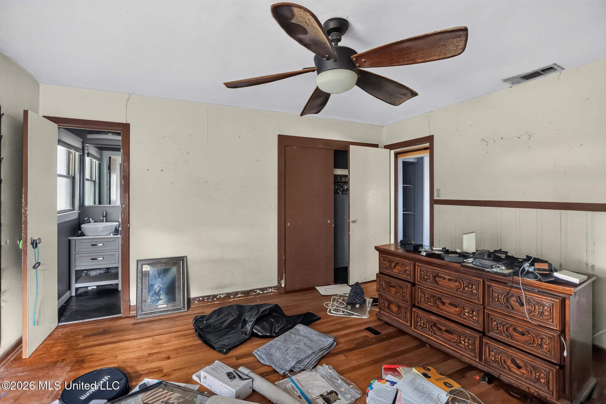 2862 14th Place Property Photo 8