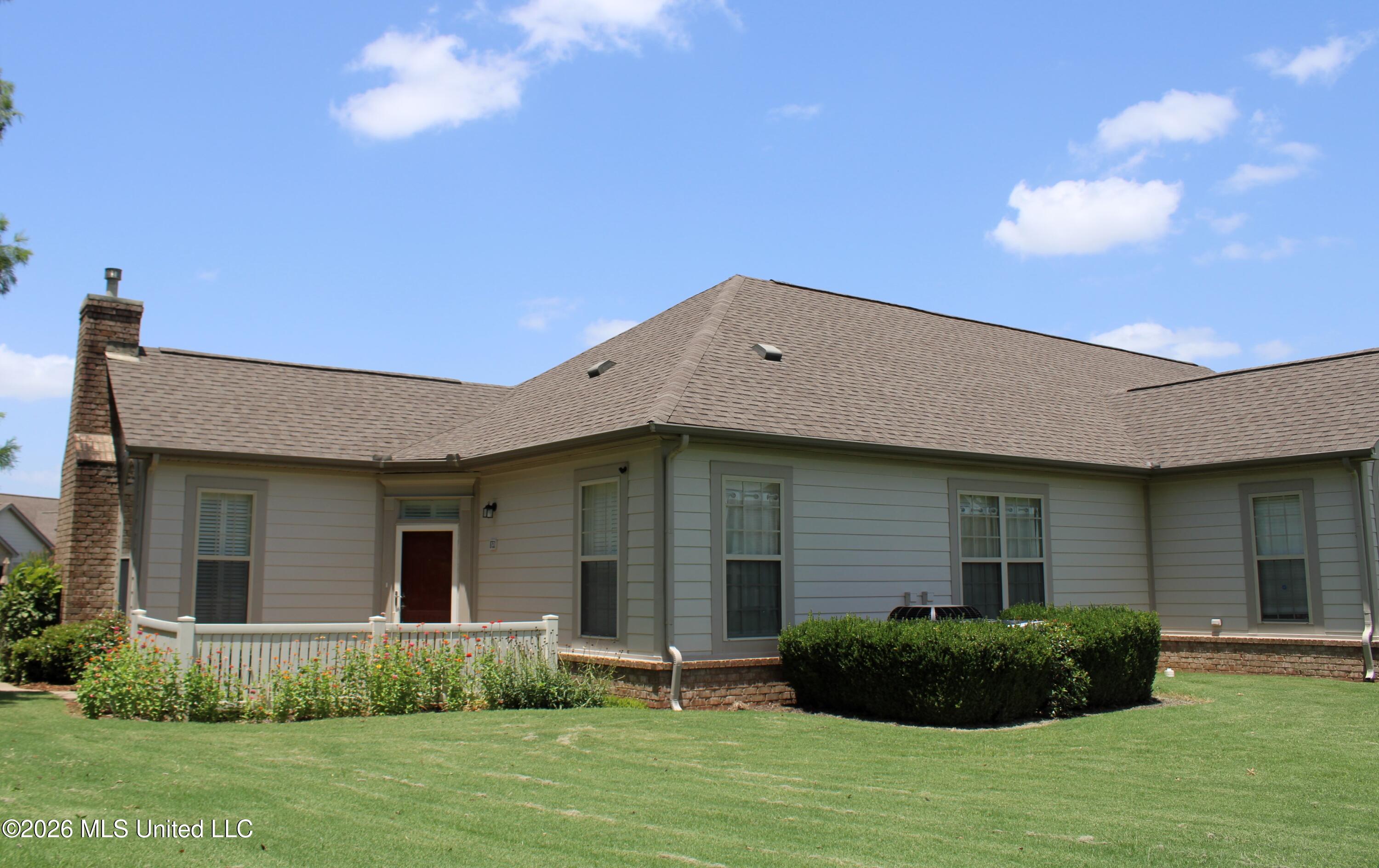 8753 Parkview Oaks Circle Property Photo 1