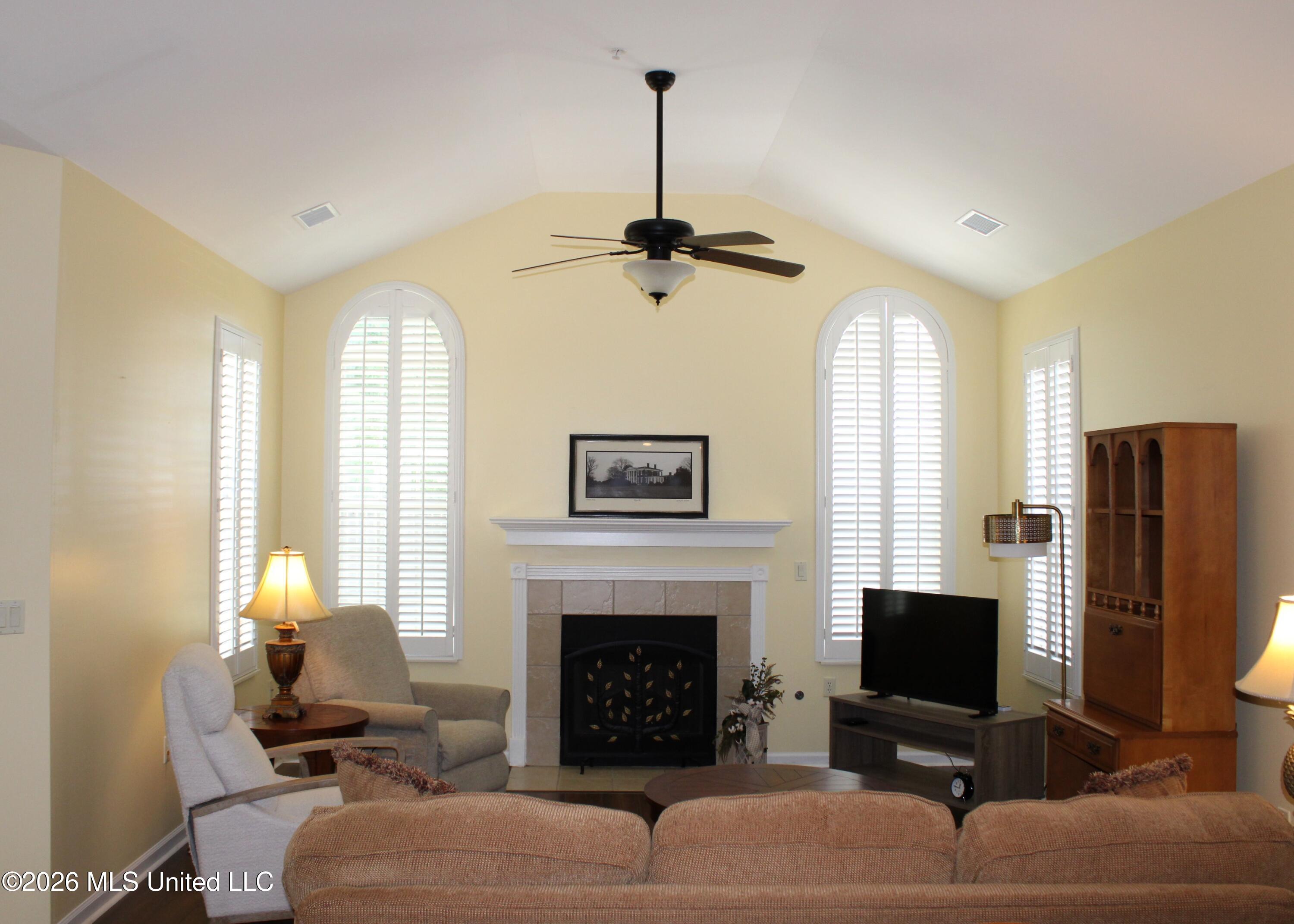 8753 Parkview Oaks Circle Property Photo 6