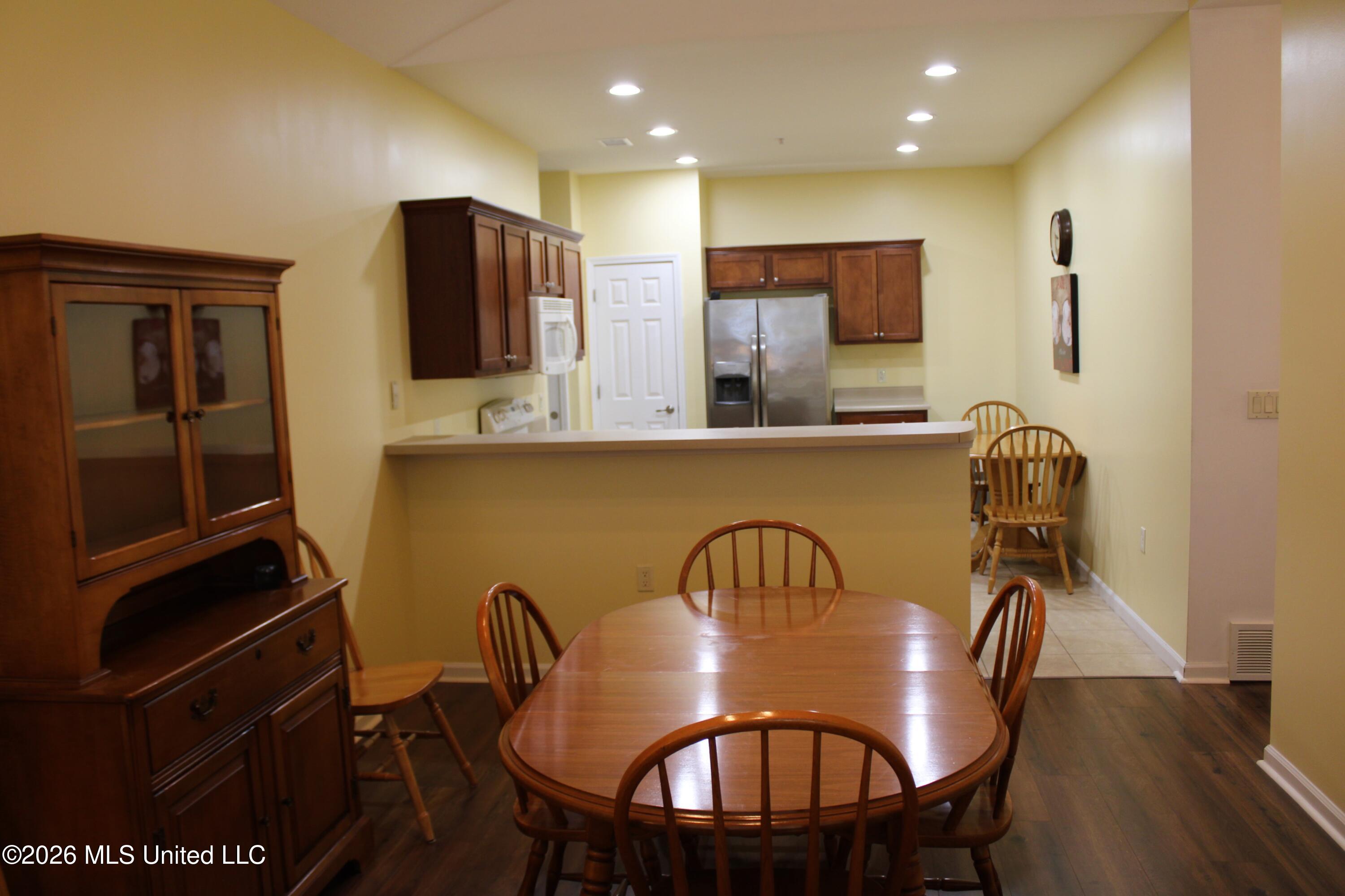 8753 Parkview Oaks Circle Property Photo 10
