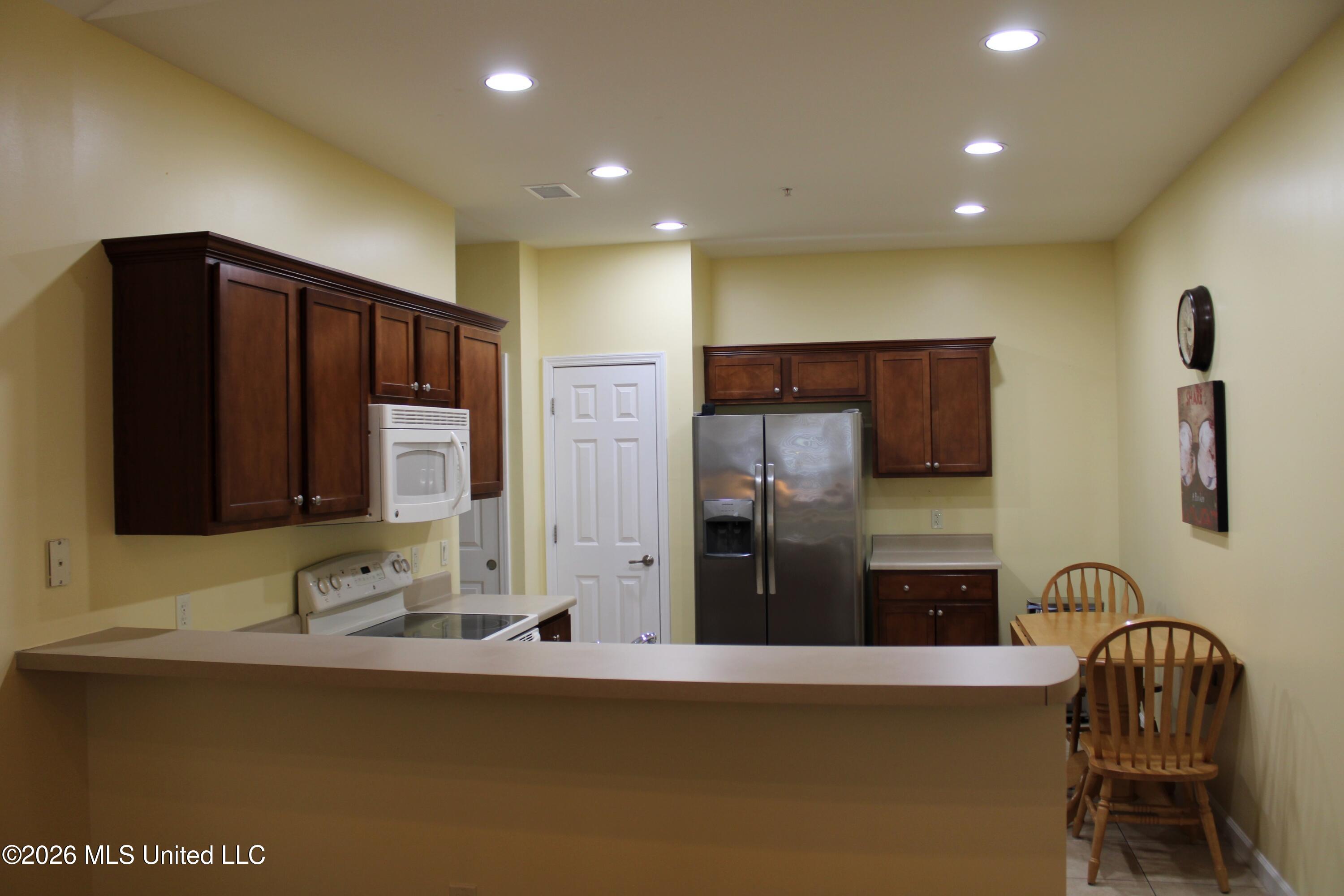 8753 Parkview Oaks Circle Property Photo 12