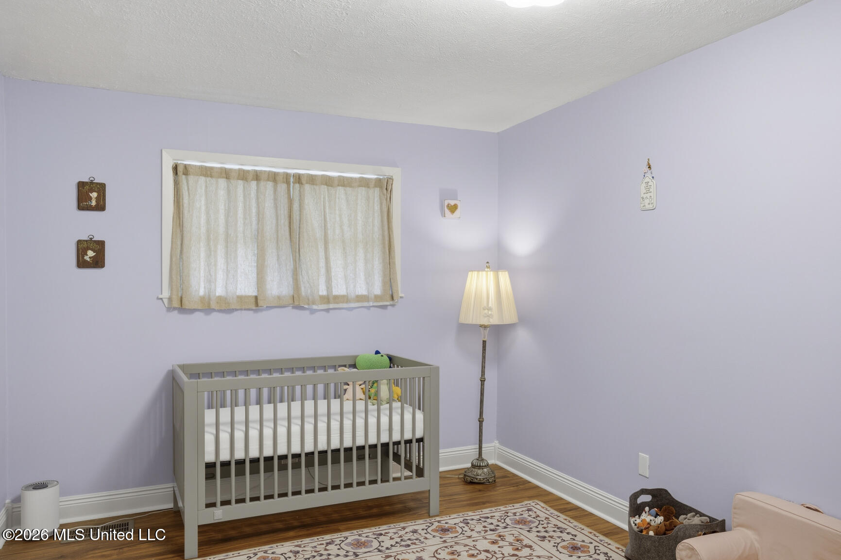 1806 Hillview Drive Property Photo 5