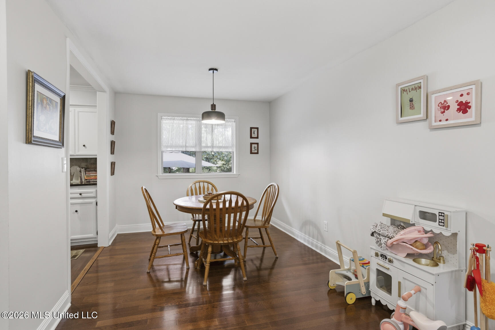 1806 Hillview Drive Property Photo 13