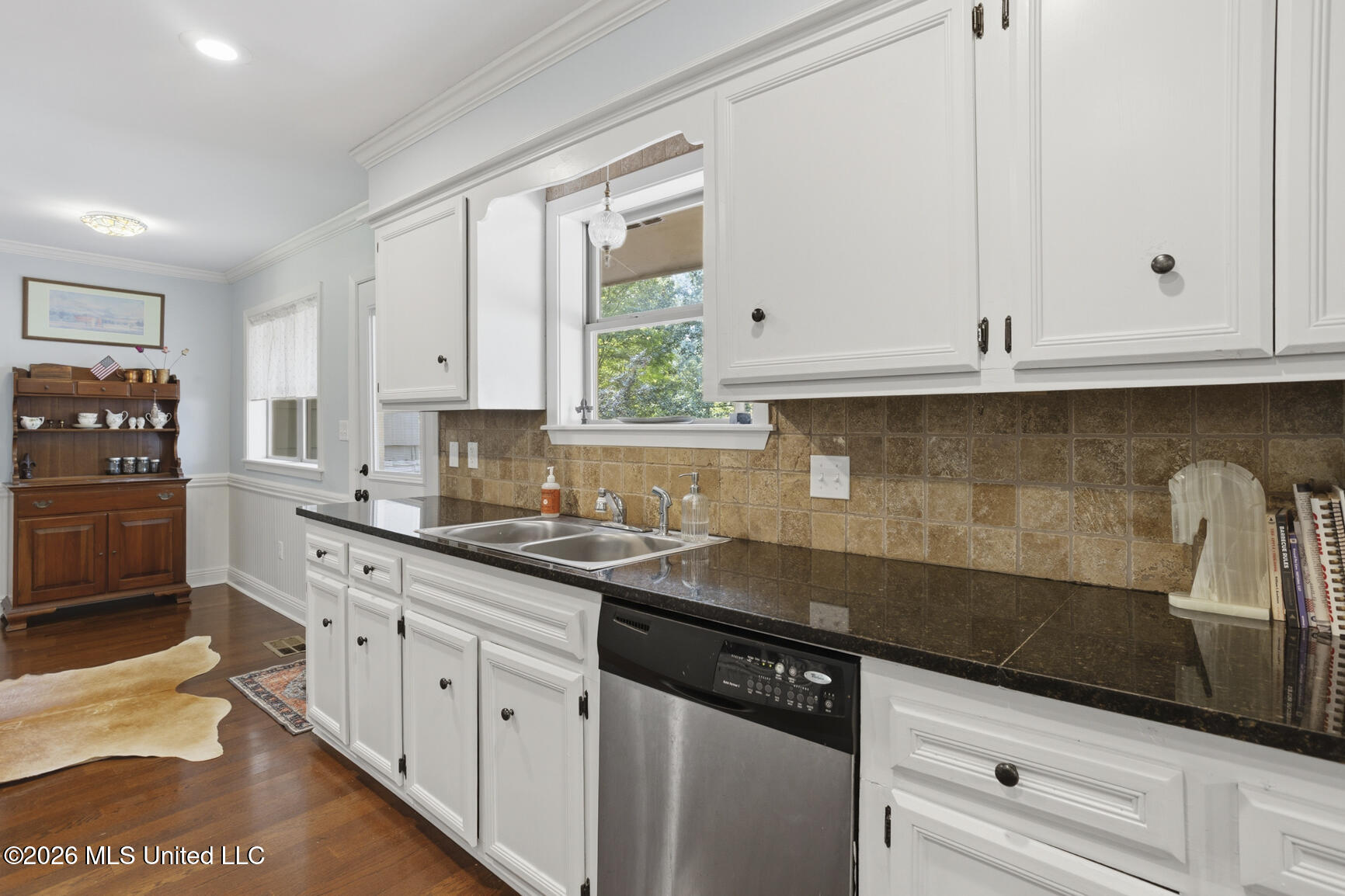 1806 Hillview Drive Property Photo 18