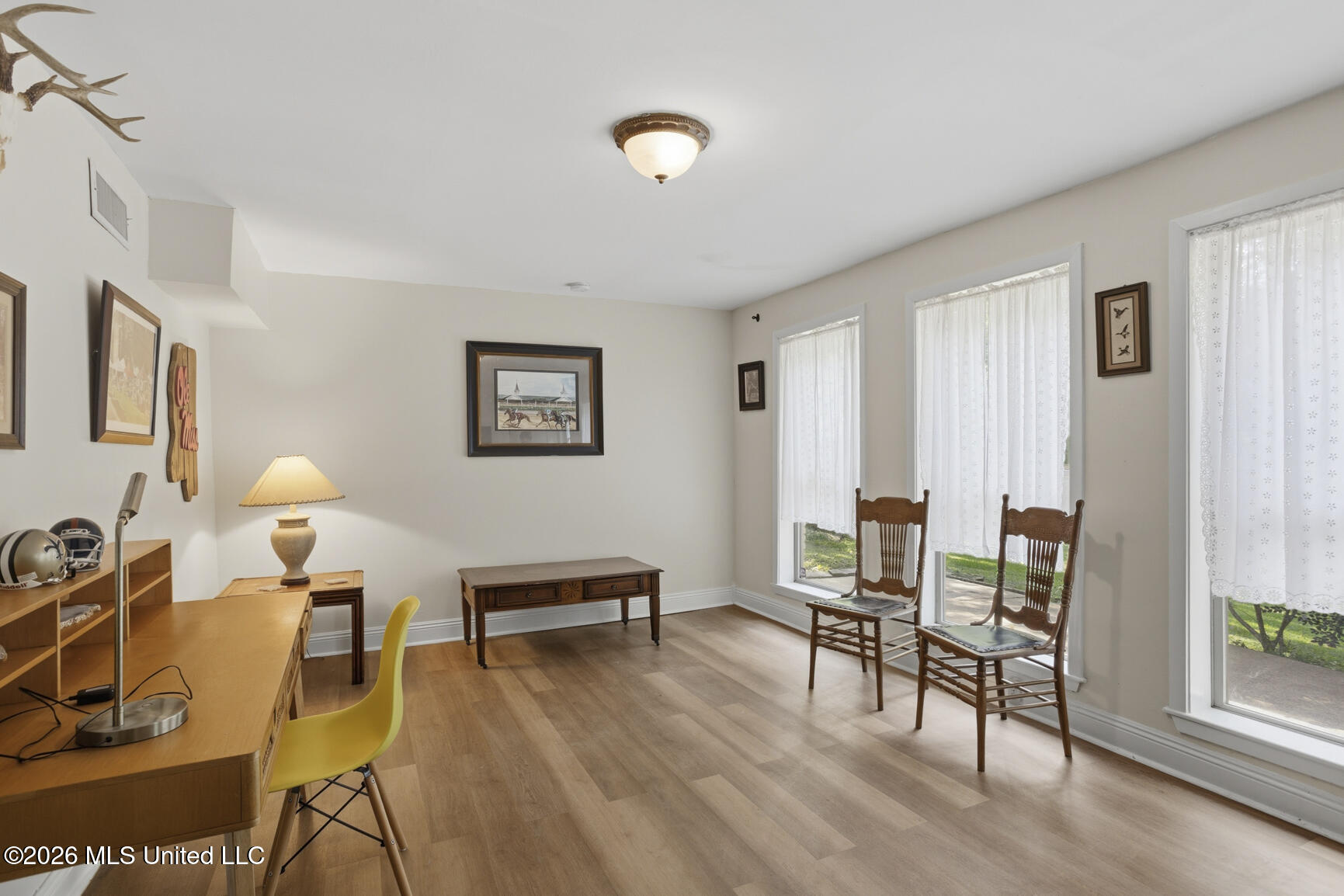 1806 Hillview Drive Property Photo 22