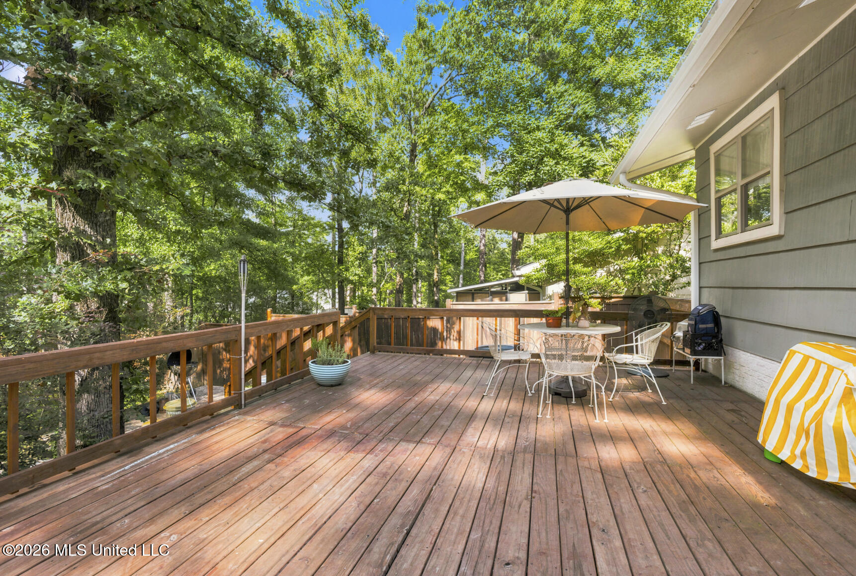 1806 Hillview Drive Property Photo 27