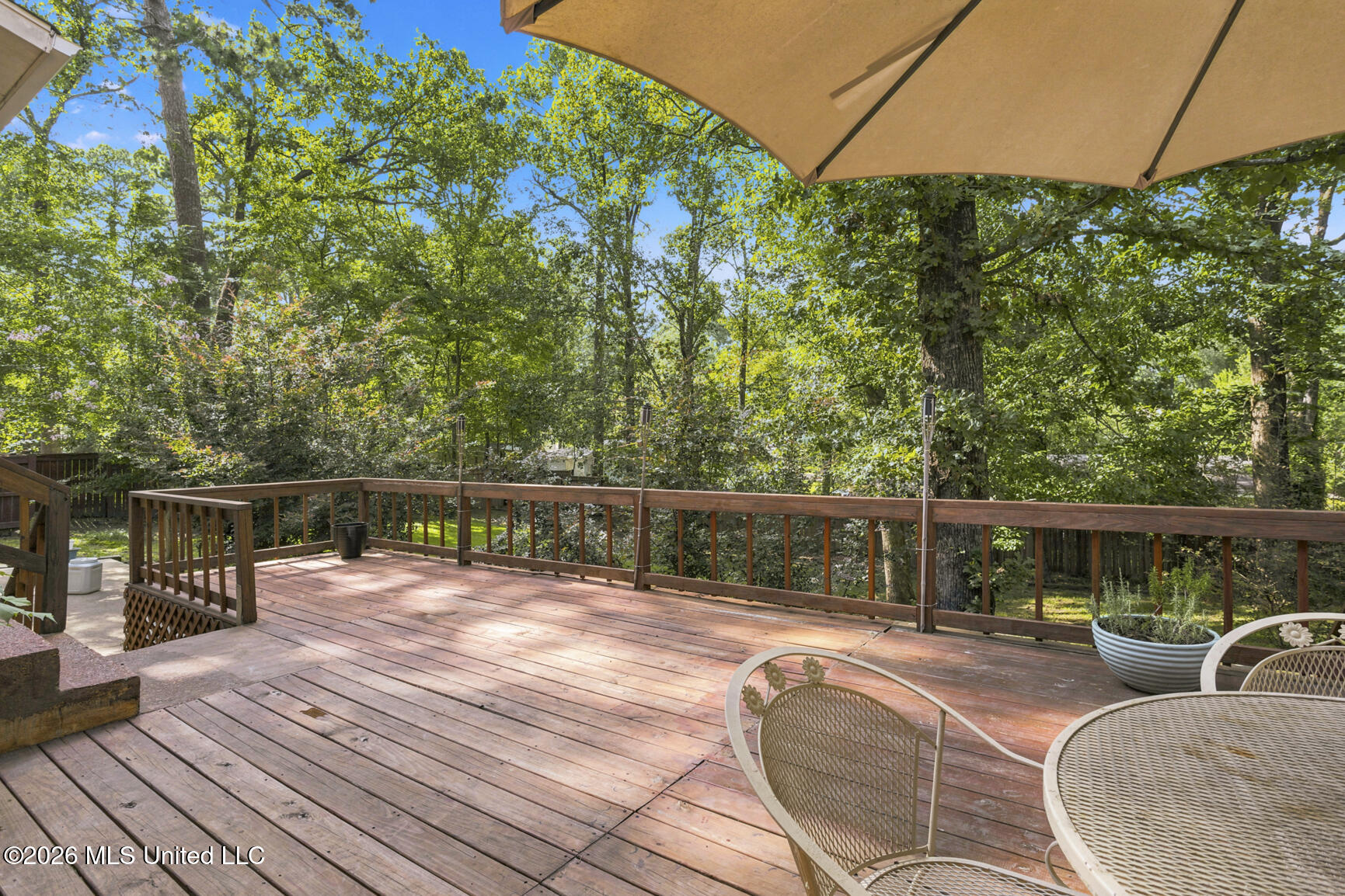 1806 Hillview Drive Property Photo 28